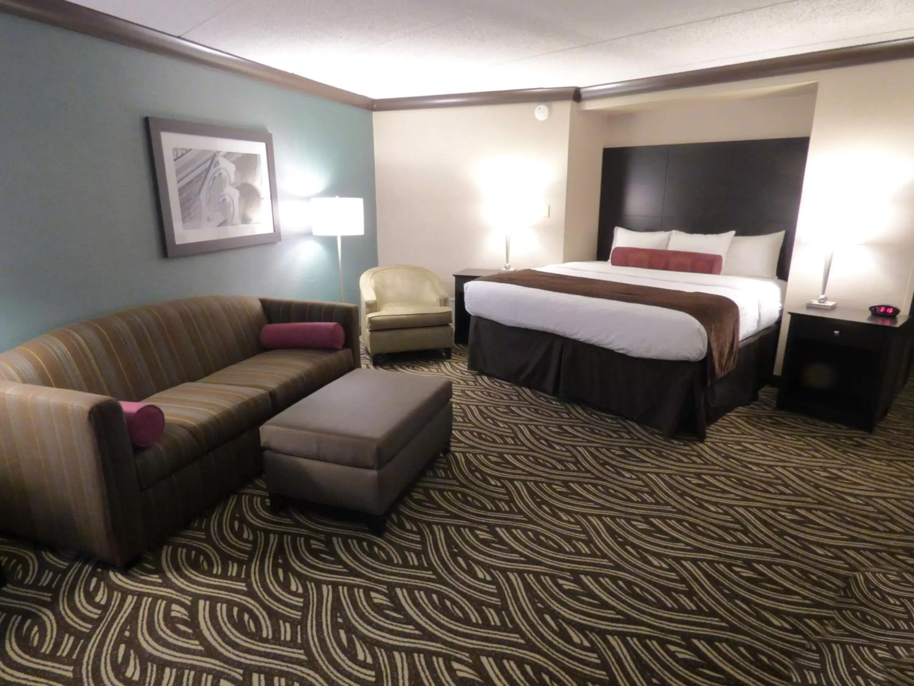 King Suite with Spa Bath - Non-Smoking in Best Western Plus Kingston Hotel and Conference Center King Suite with Spa Bath - Non-Smoking in Best Western Plus Kingston Hotel and Conference Center