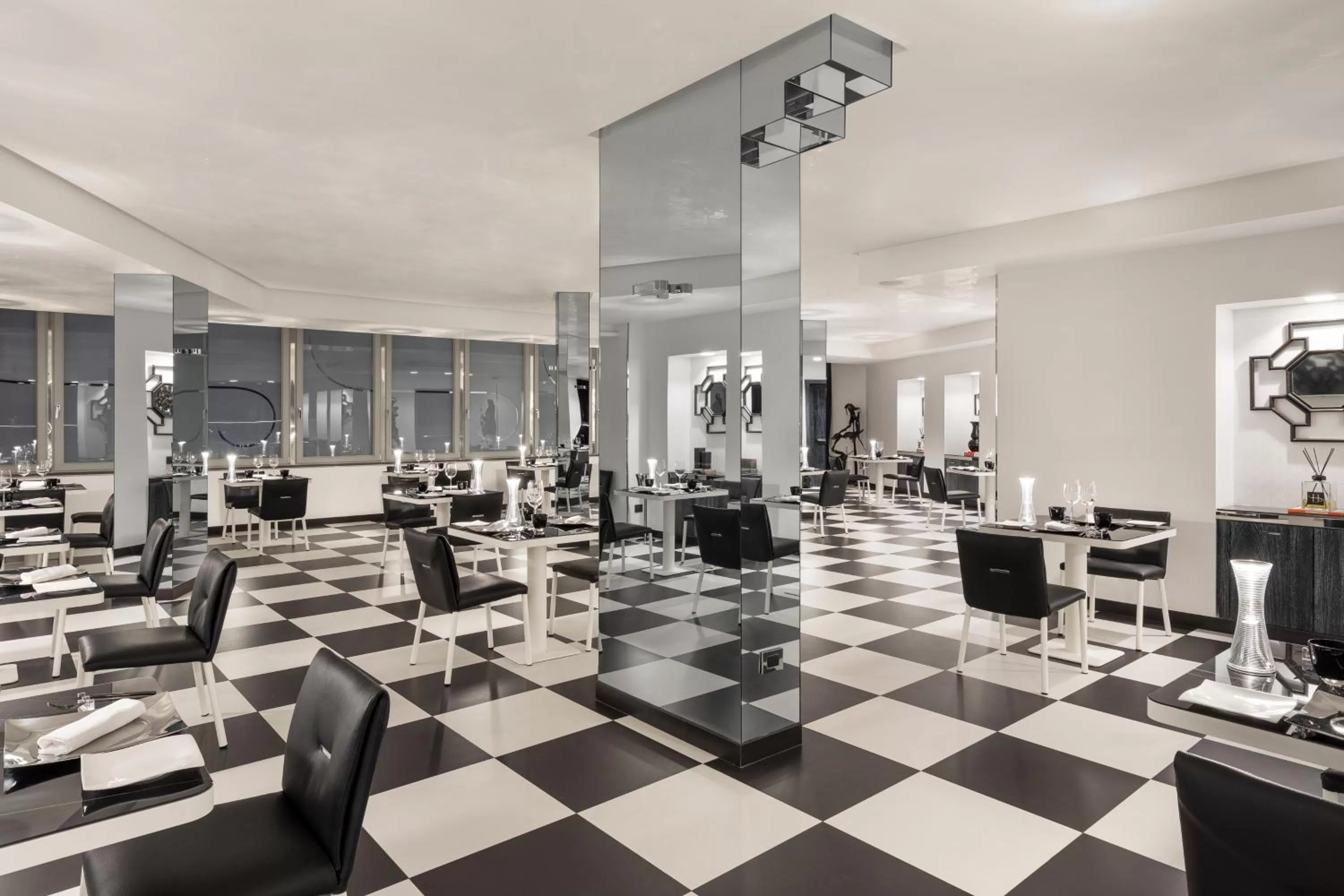 Restaurant/places to eat in LHP Napoli Palace & SPA