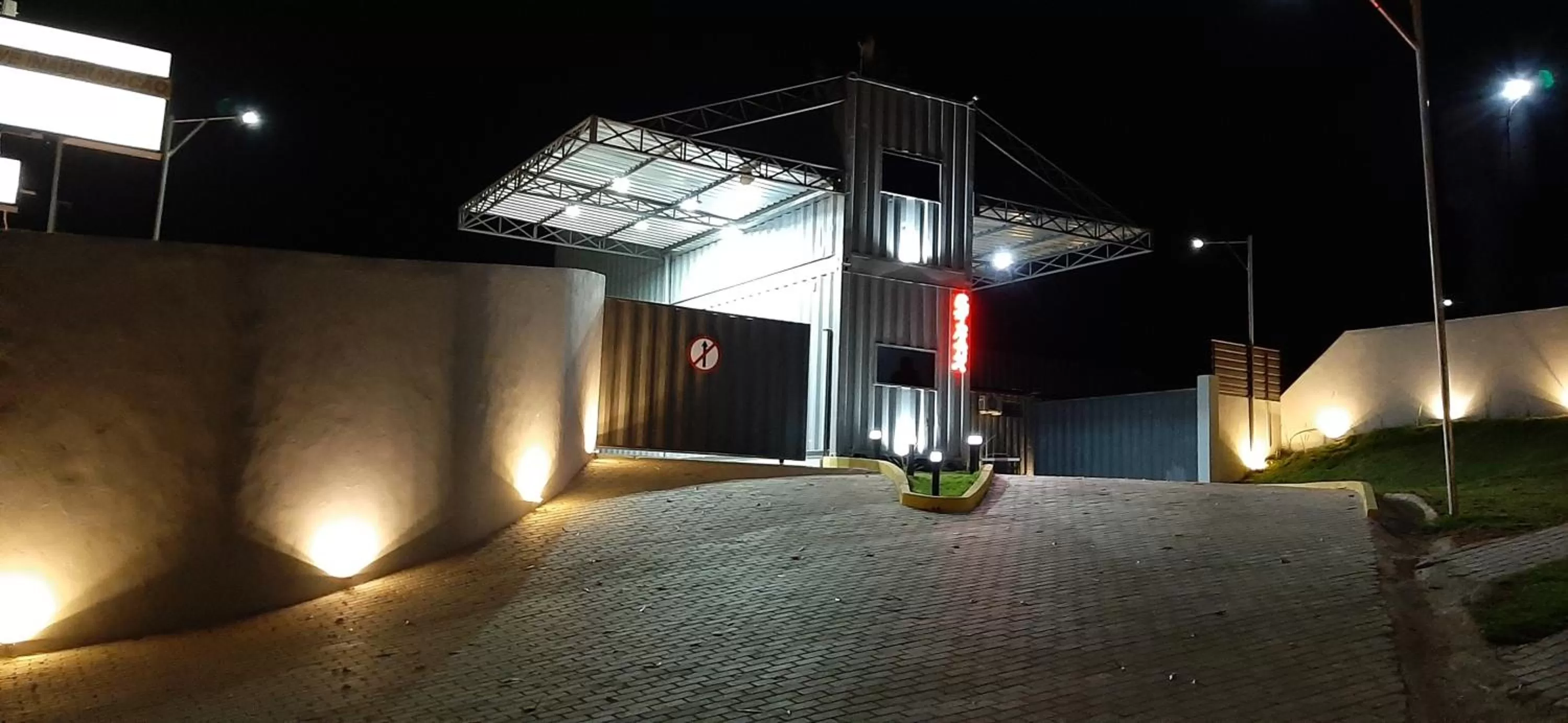 Property Building in Green It Motel & Hotel