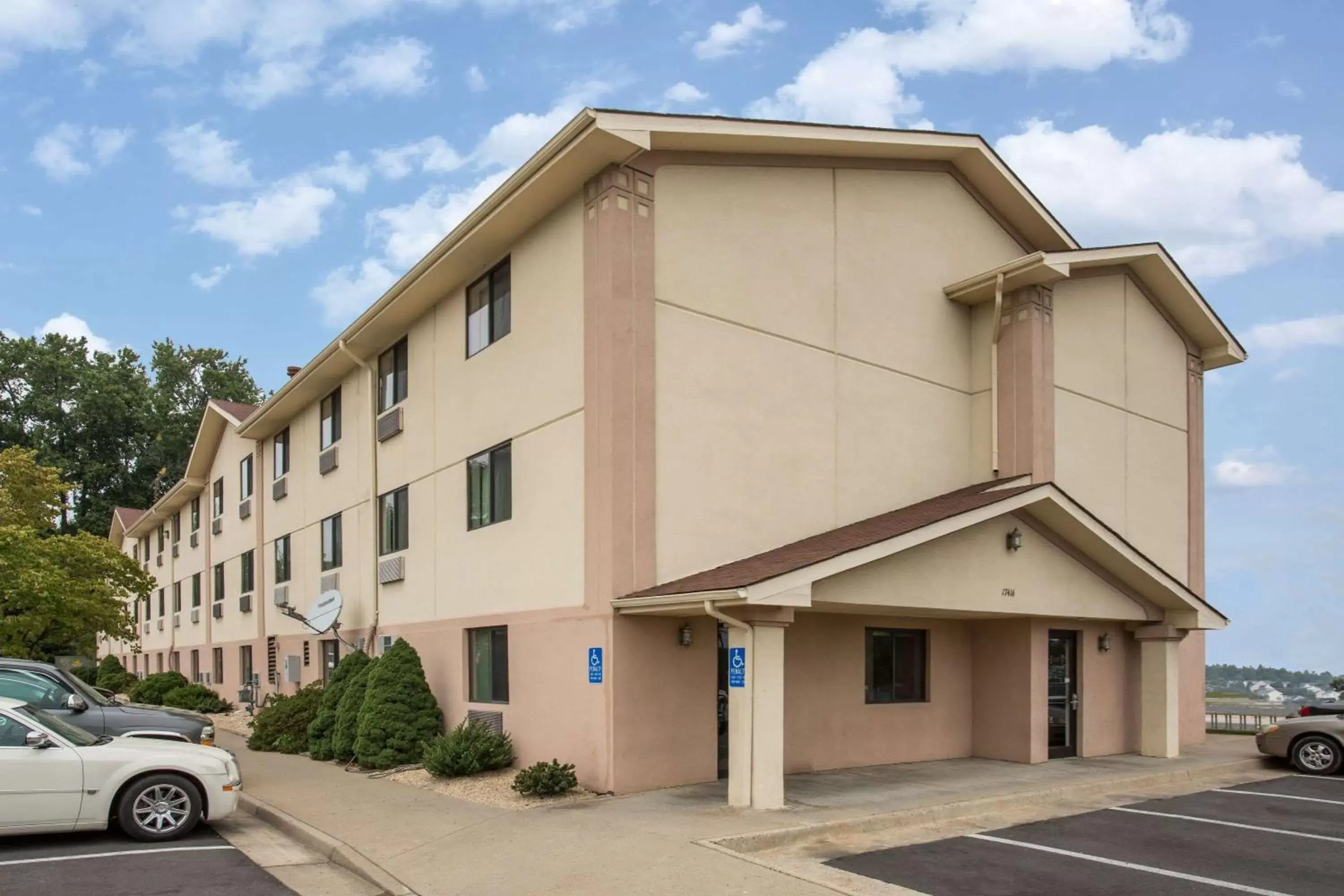 Super 8 by Wyndham Dumfries/Quantico Super 8 by Wyndham Dumfries/Quantico