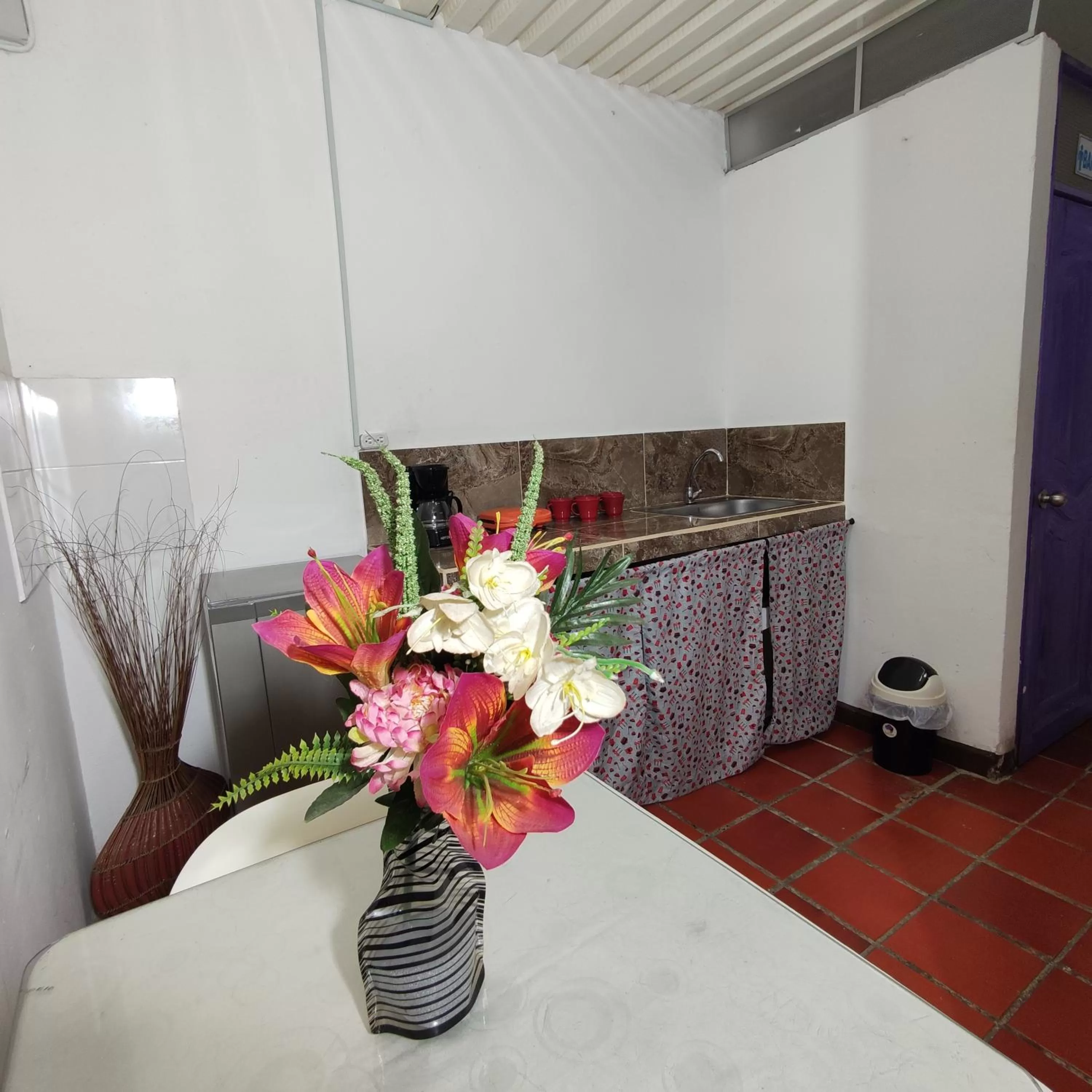 kitchen, Bathroom in Hosteria De Mi Pueblo