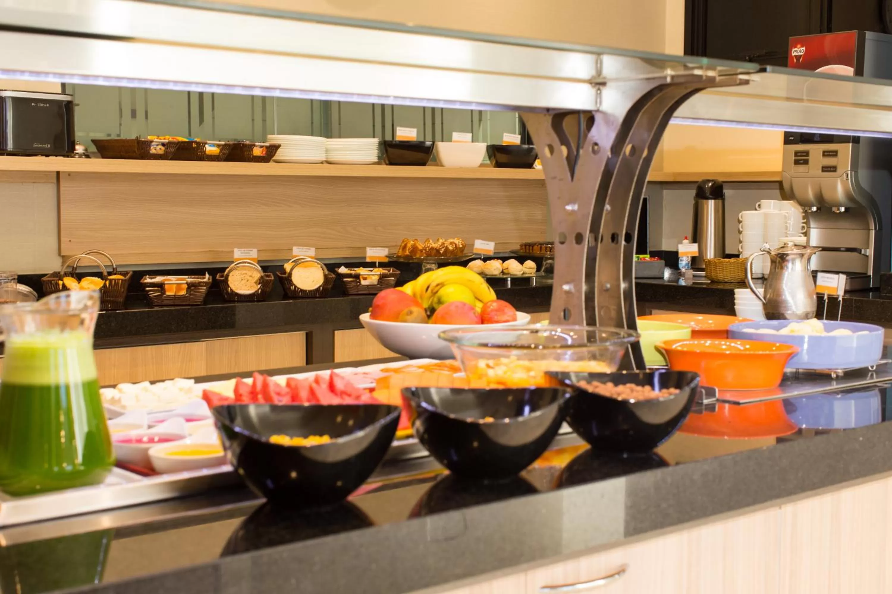 Restaurant/places to eat in Rio Hotel by Bourbon Curitiba