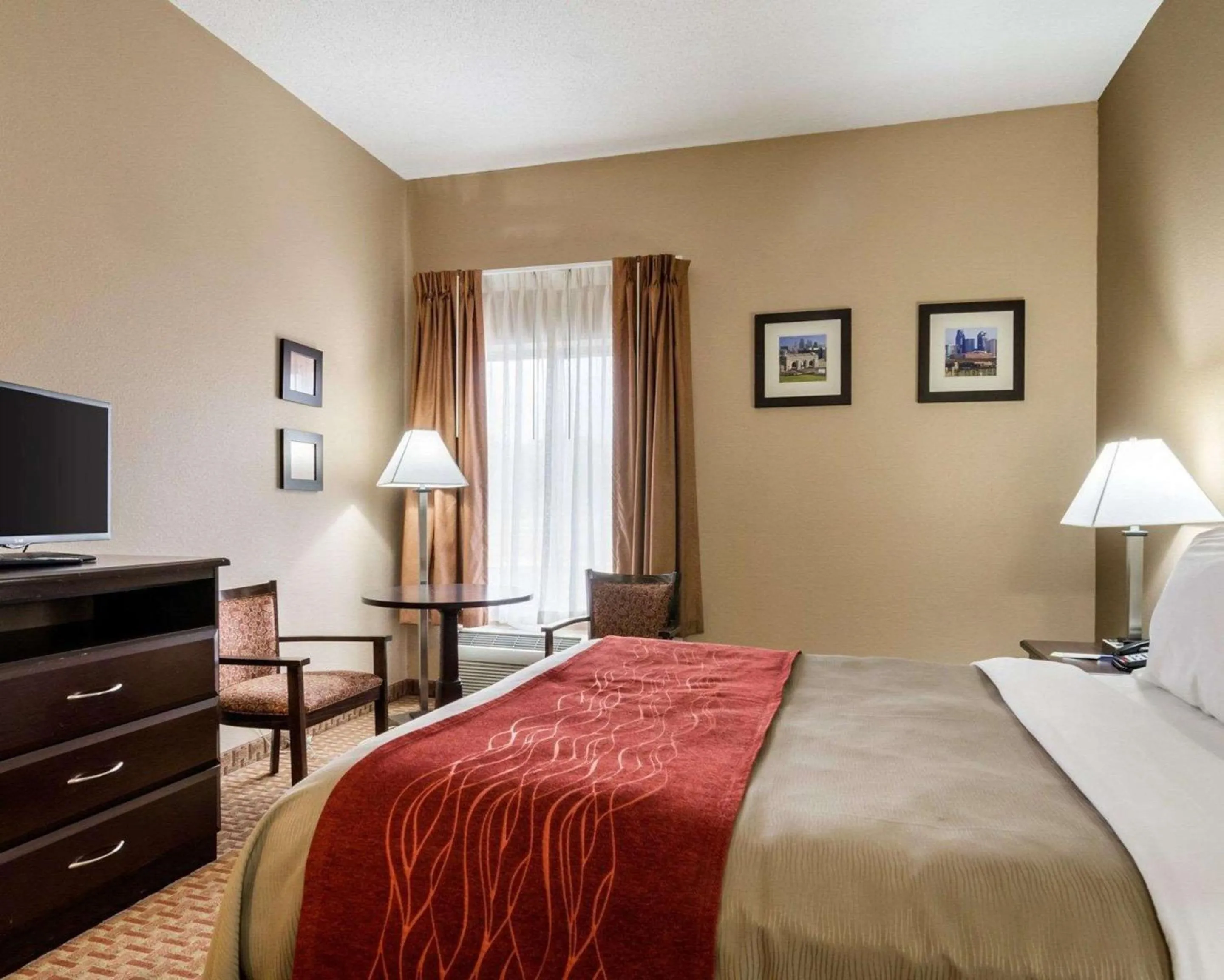 Queen Room - Accessible/Nonsmoking in Quality Inn I-70 Near Kansas Speedway