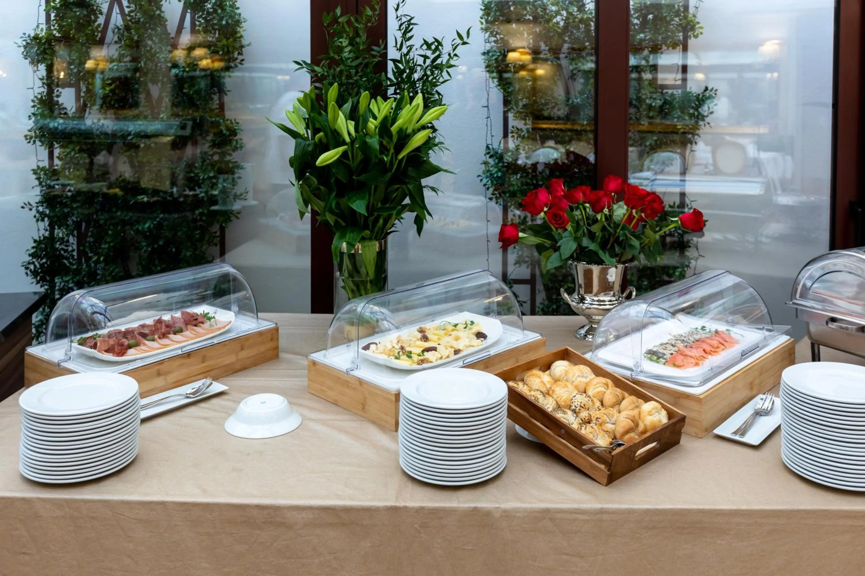 Buffet breakfast in Hotel Le Premier