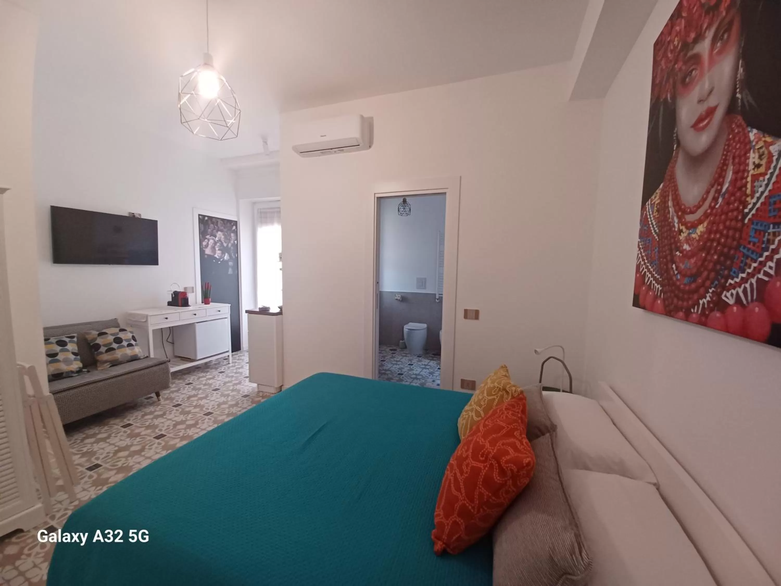 Photo of the whole room, Bed in Edahouse