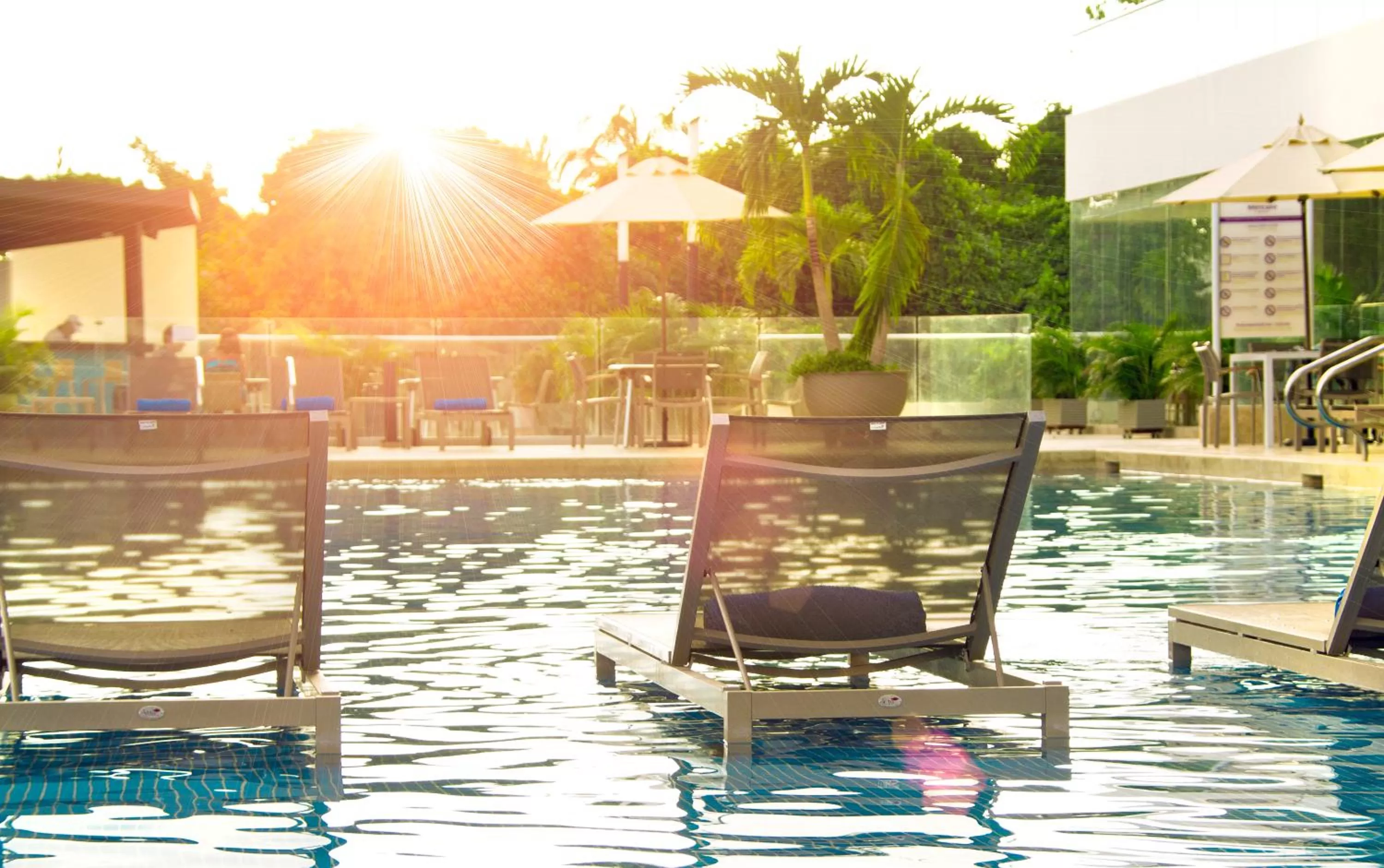 Swimming pool in Mercure Santa Marta Emile