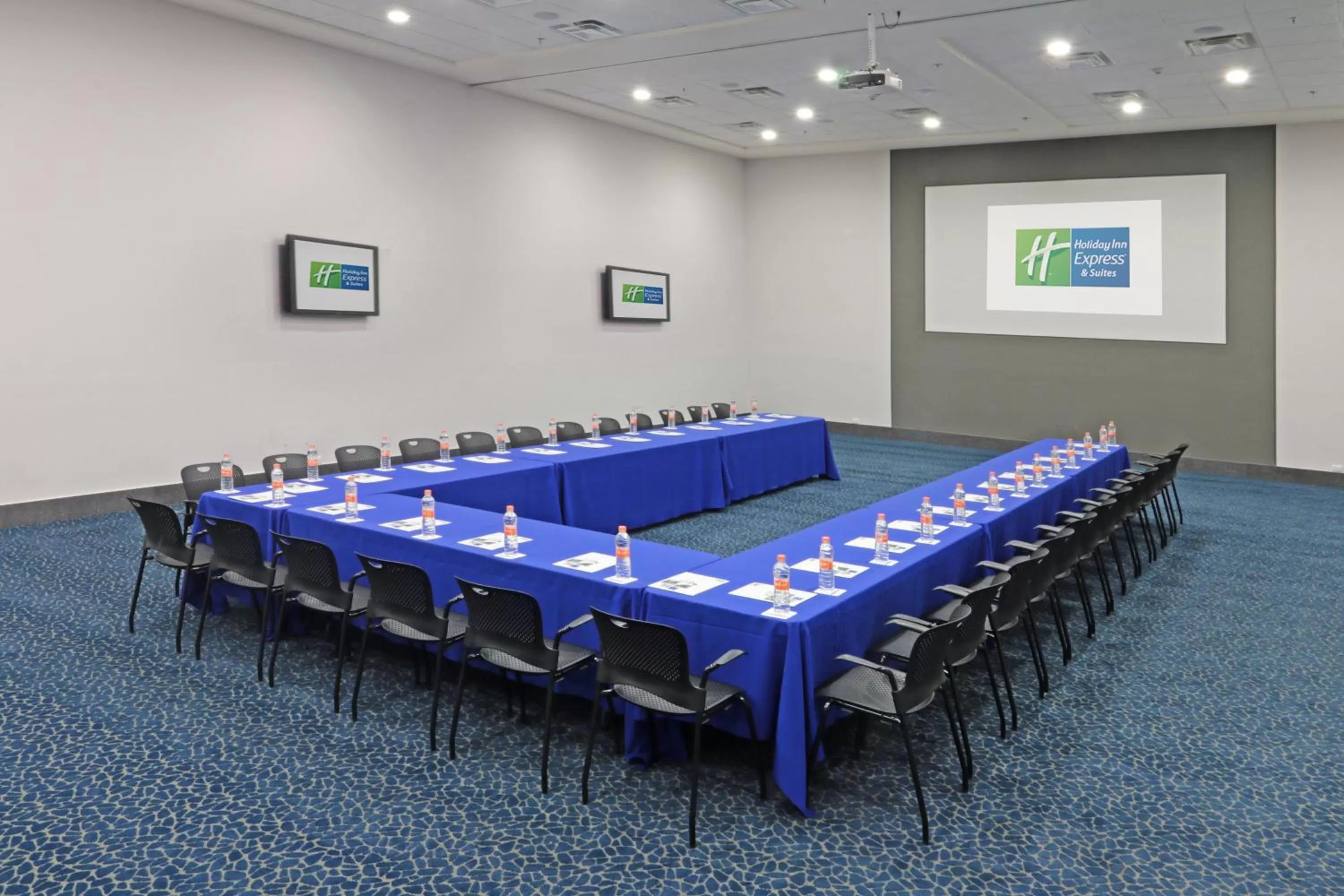 Meeting/conference room in Holiday Inn Express Hotel & Suites Hermosillo by IHG
