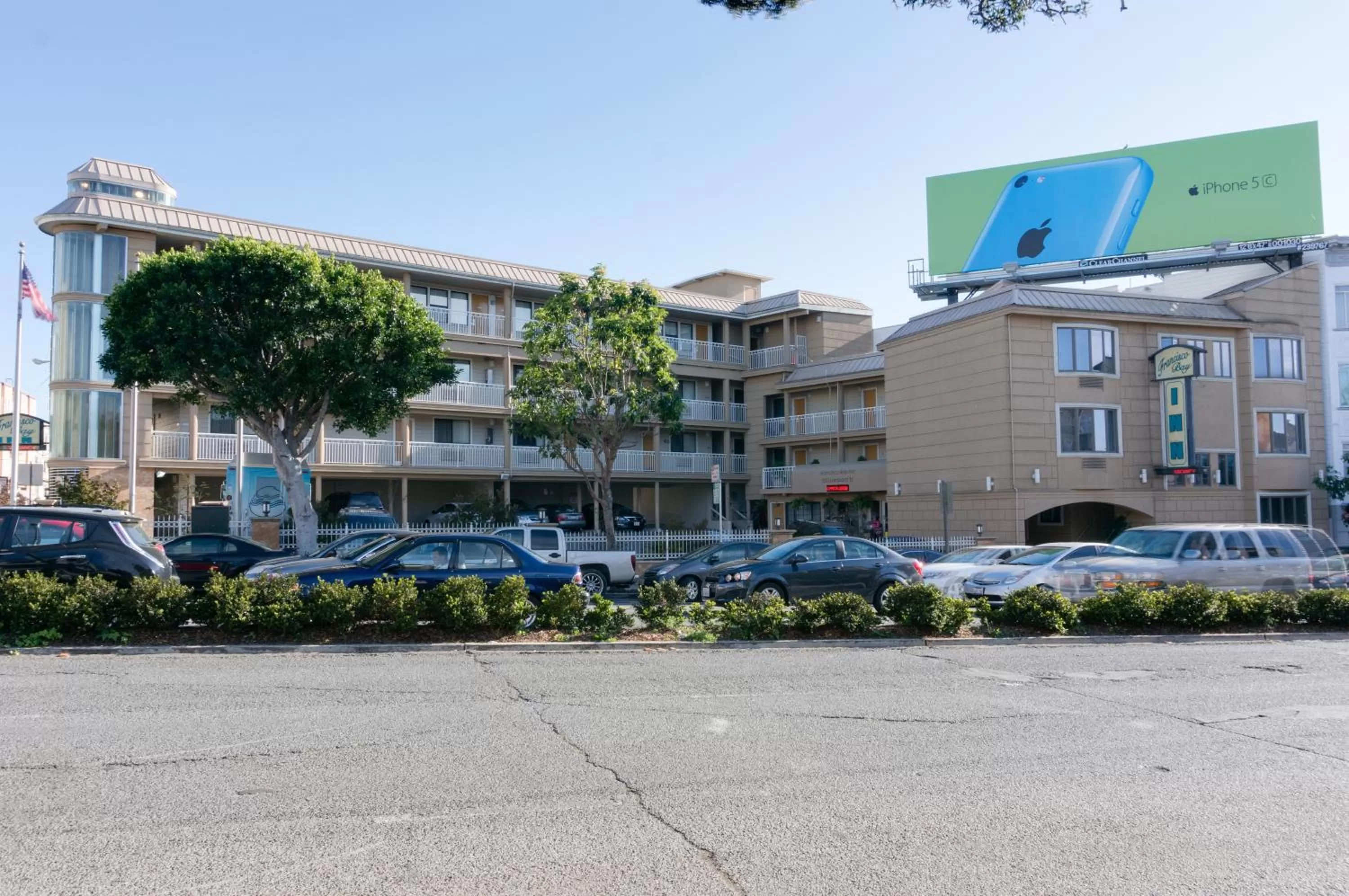 Facade/entrance in Francisco Bay Inn