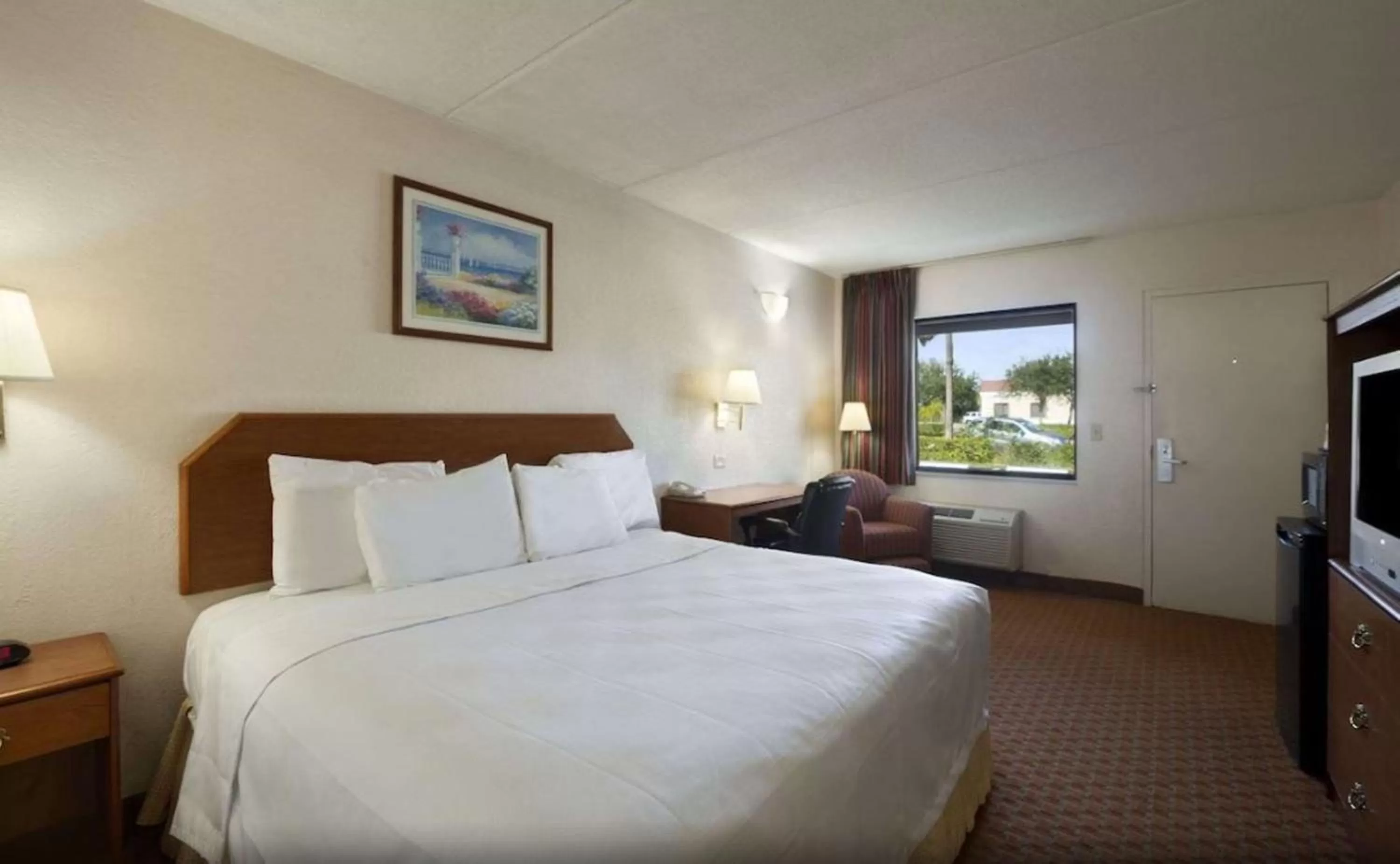 Photo of the whole room, Bed in Super 8 by Wyndham North Palm Beach