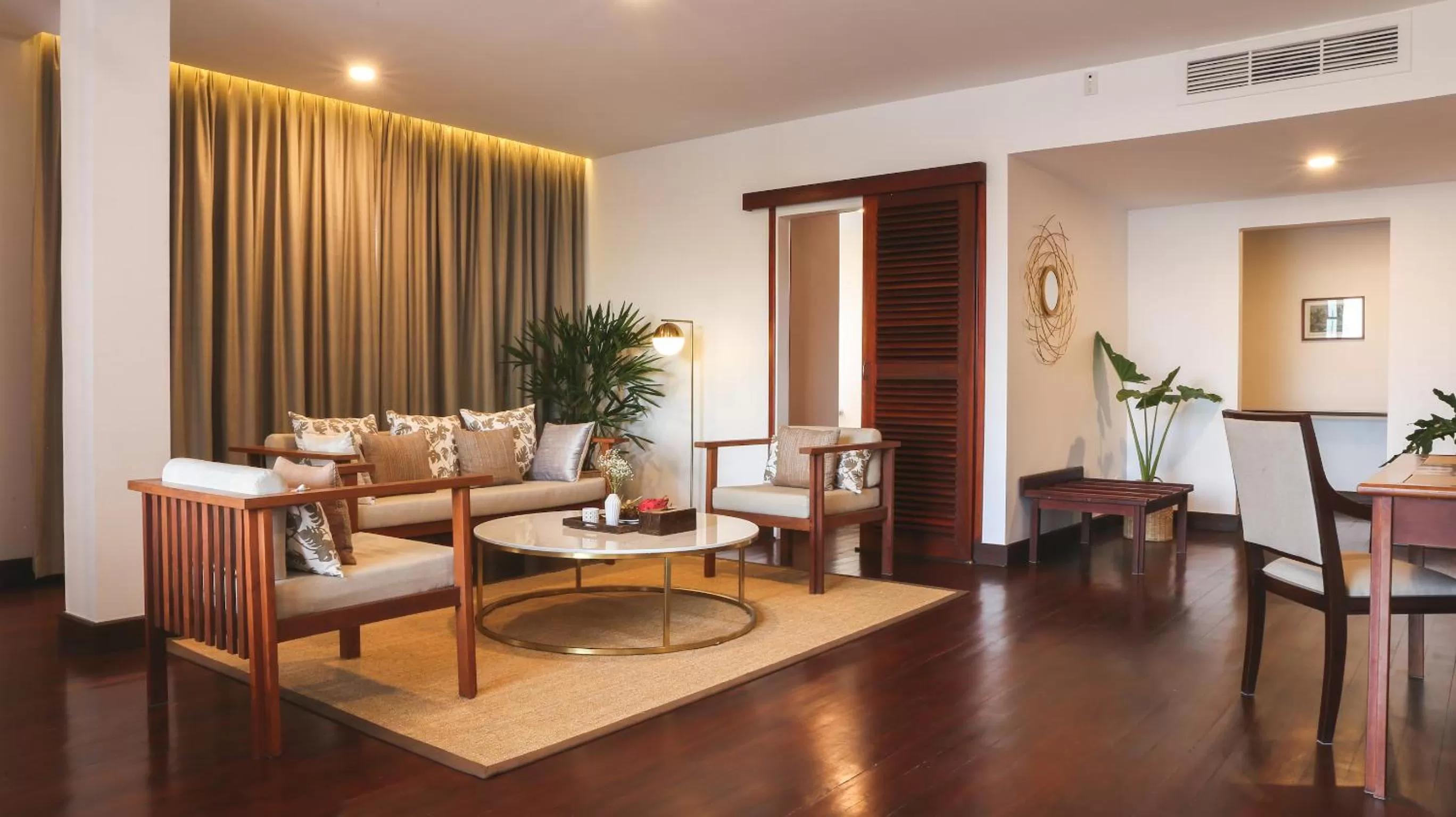 Living room in Amanjaya Pancam Suites Hotel