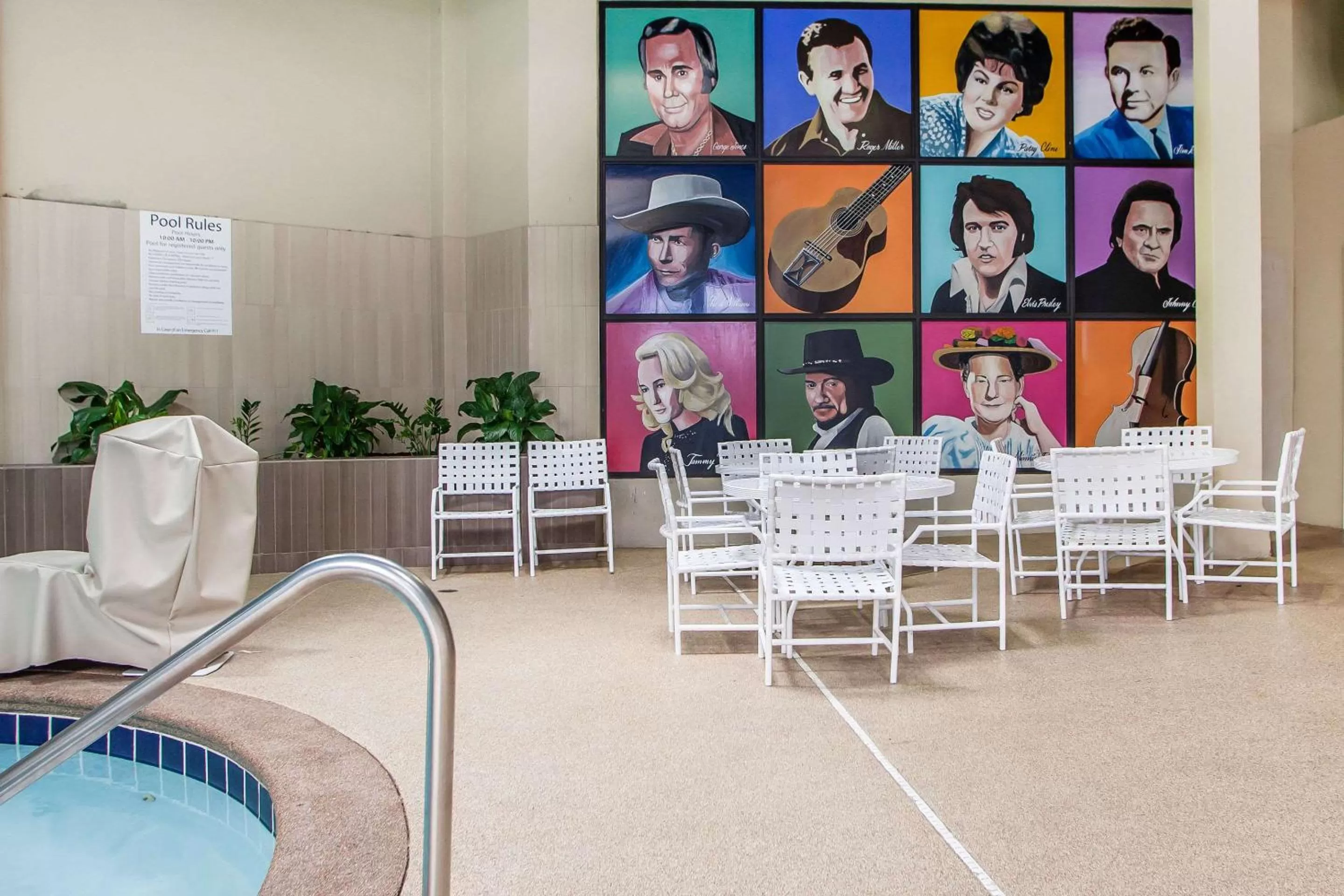 Seating area in Holiday Inn Nashville Downtown - Stadium by IHG