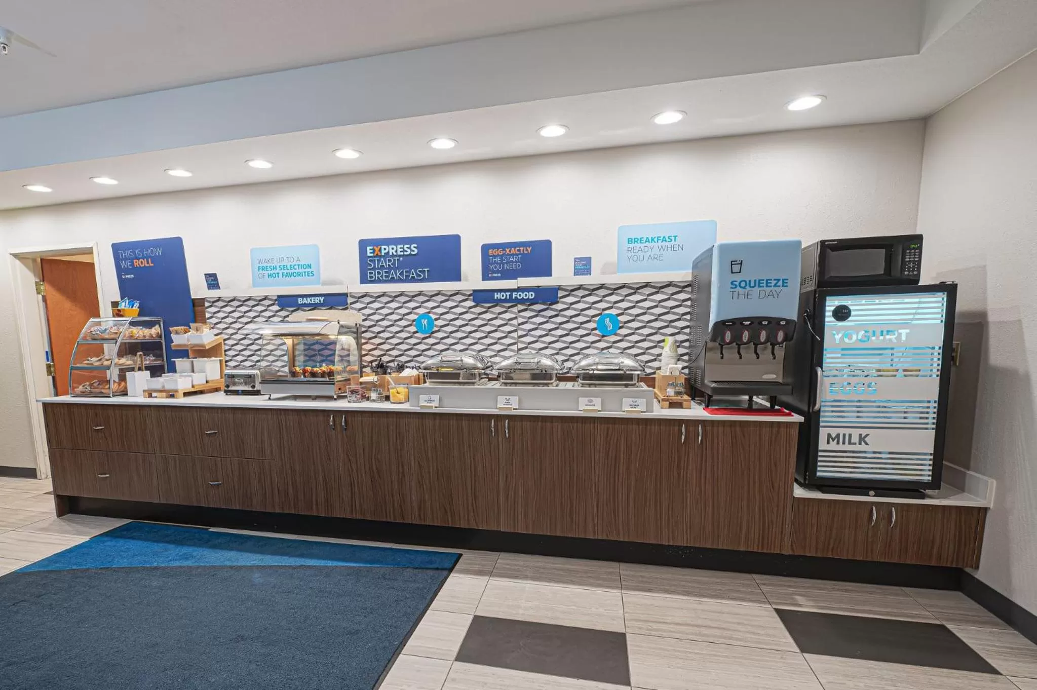 Breakfast in Holiday Inn Express Hotel & Suites East Lansing by IHG