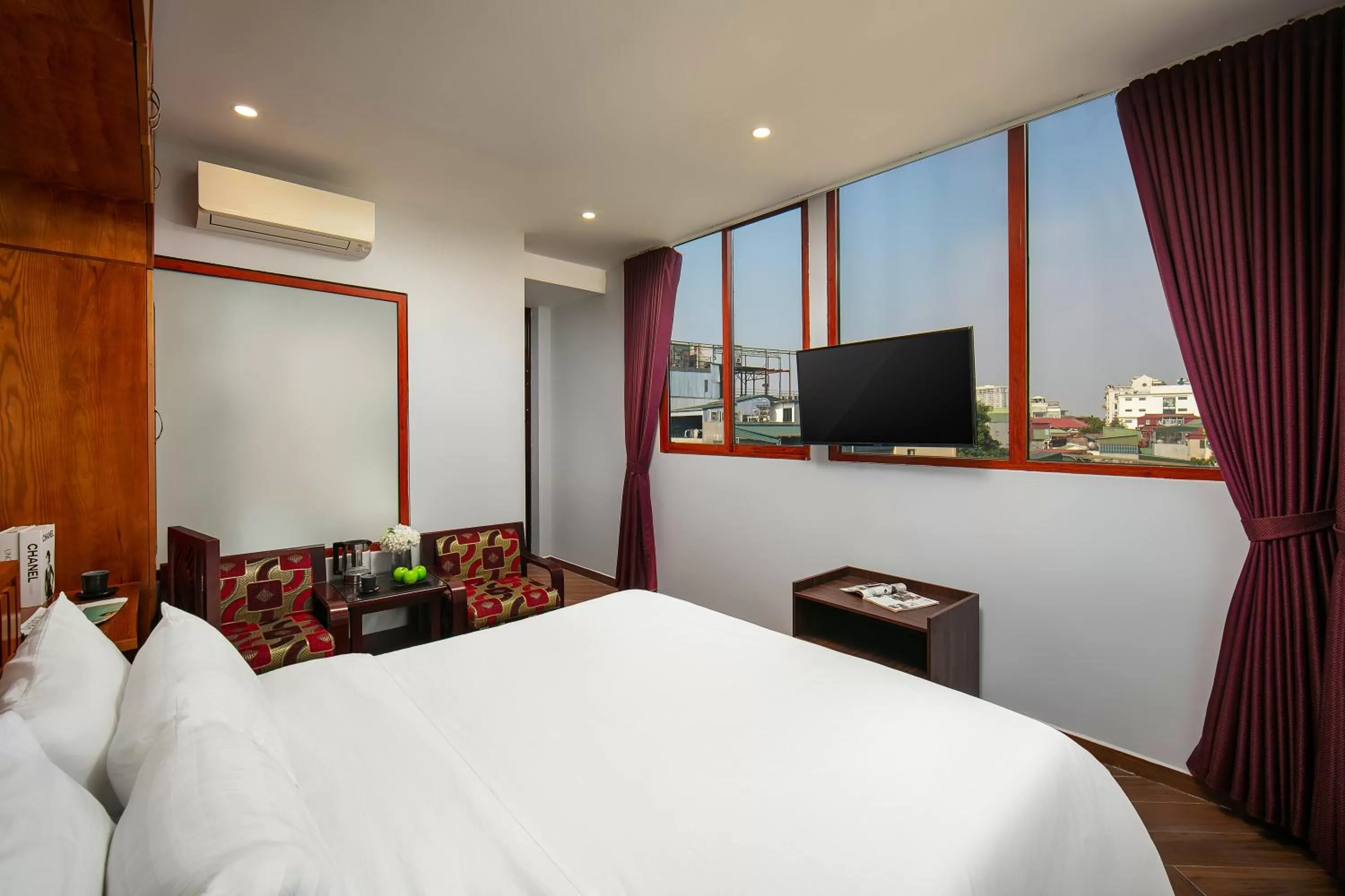 Photo of the whole room, Bed in Cristina Center Hotel & Spa