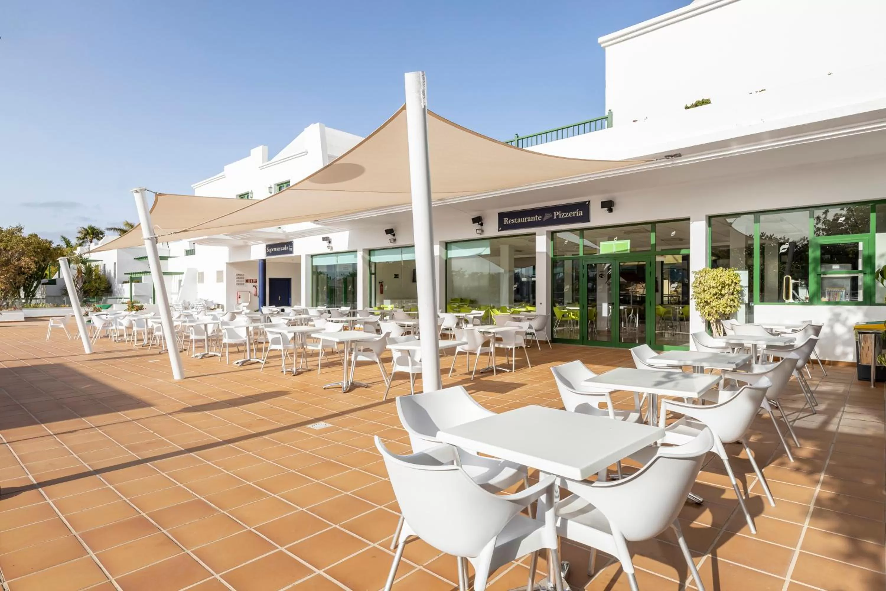 Lounge or bar in THB Royal