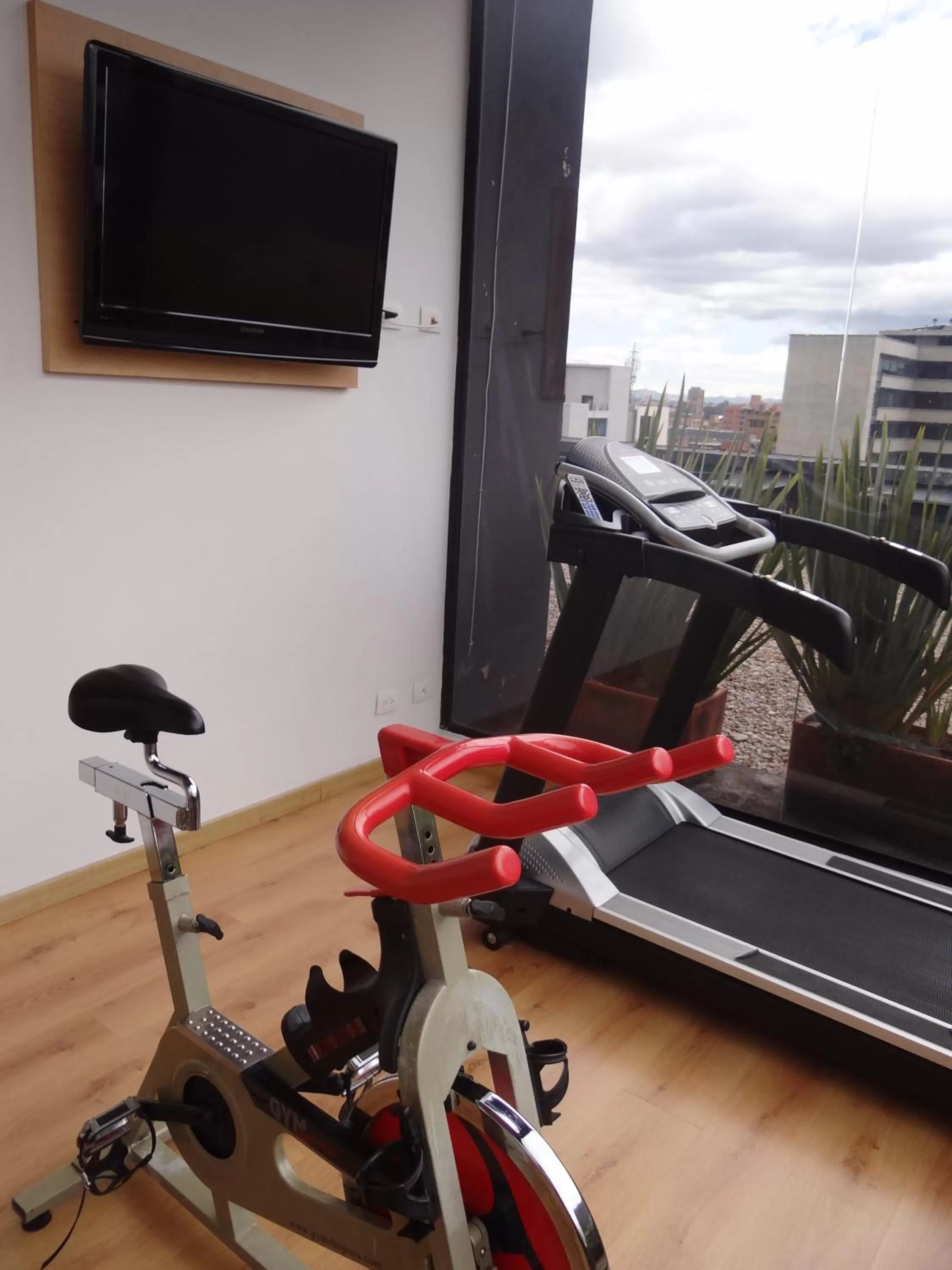 Fitness centre/facilities in Hotel bh Parque 93