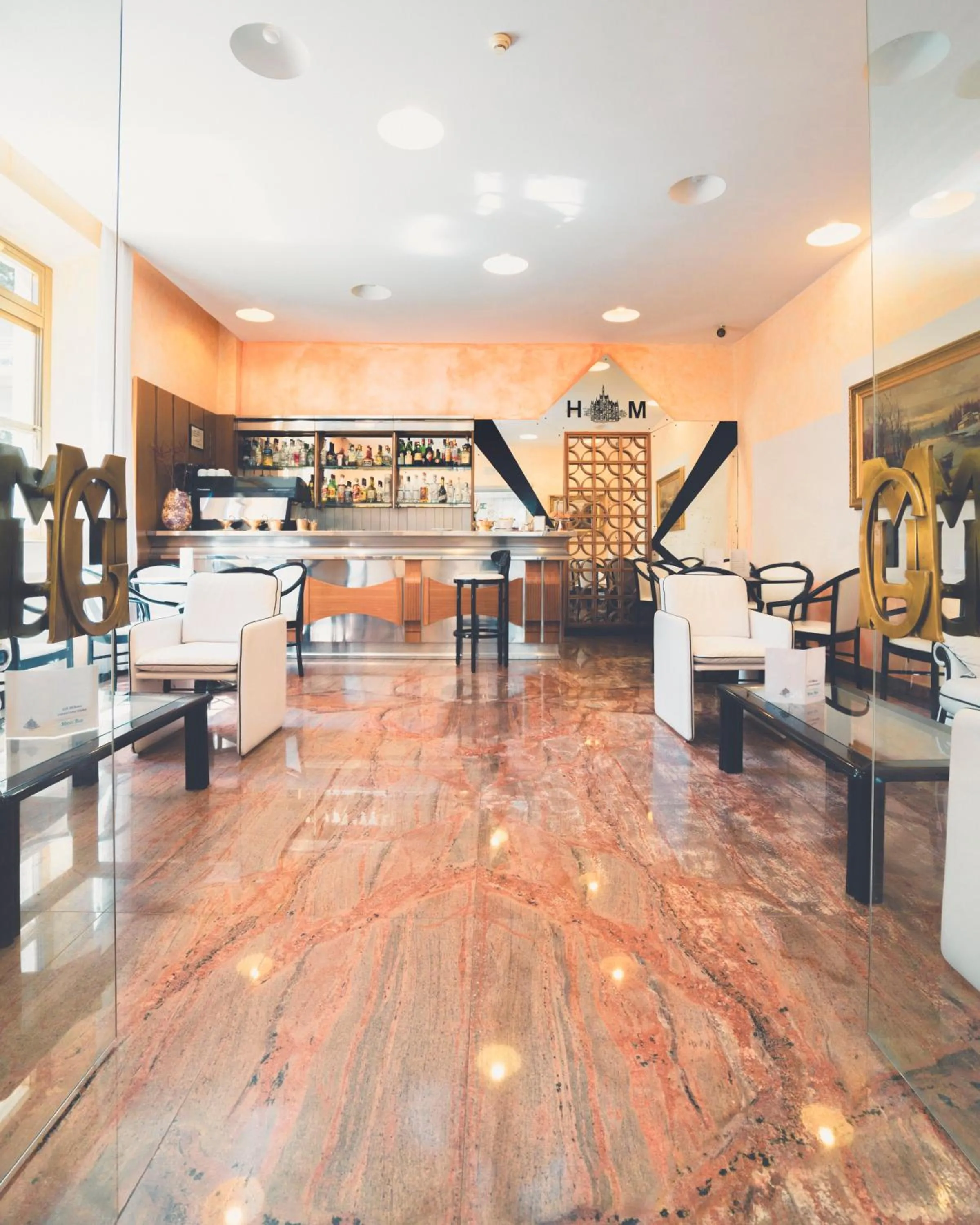 Restaurant/places to eat in Grand Hotel Milano