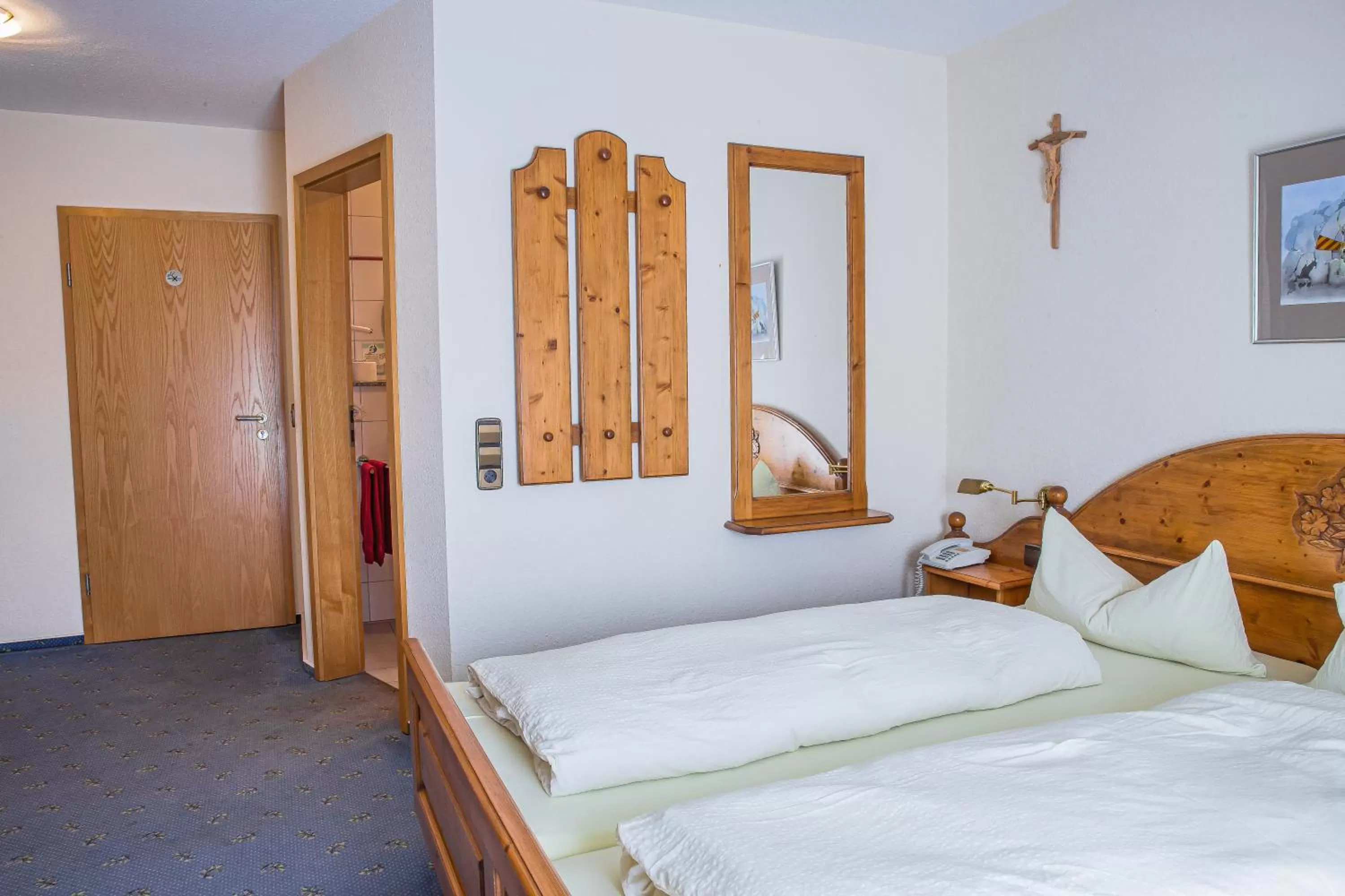 Bed in Landgasthof & Brauerei Löwen Sasbach