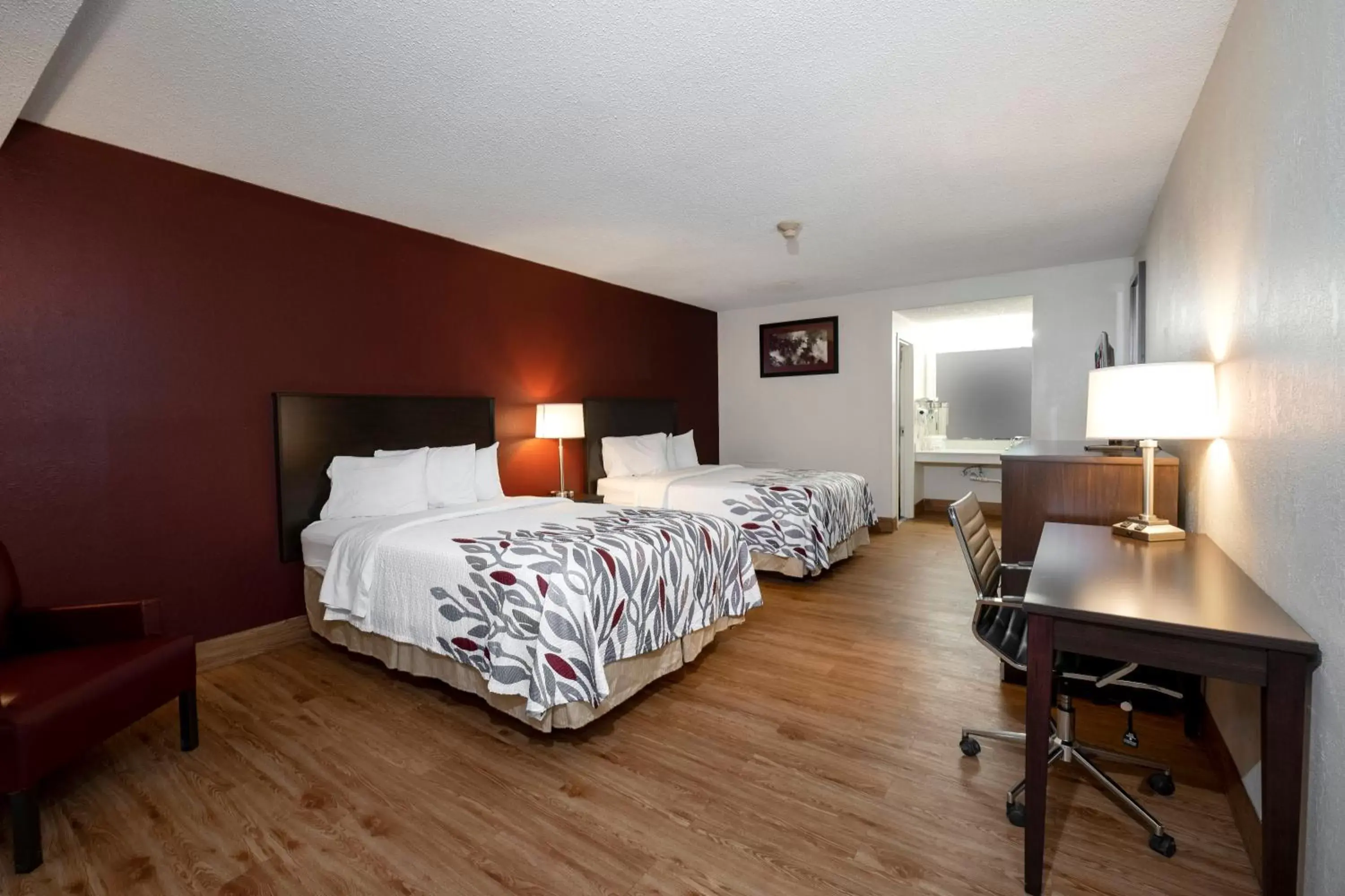 Deluxe Double Room with Two Double Beds - Disability Access/Roll-in Shower Non-Smoking in Red Roof Inn Marion, VA Deluxe Double Room with Two Double Beds - Disability Access/Roll-in Shower Non-Smoking in Red Roof Inn Marion, VA