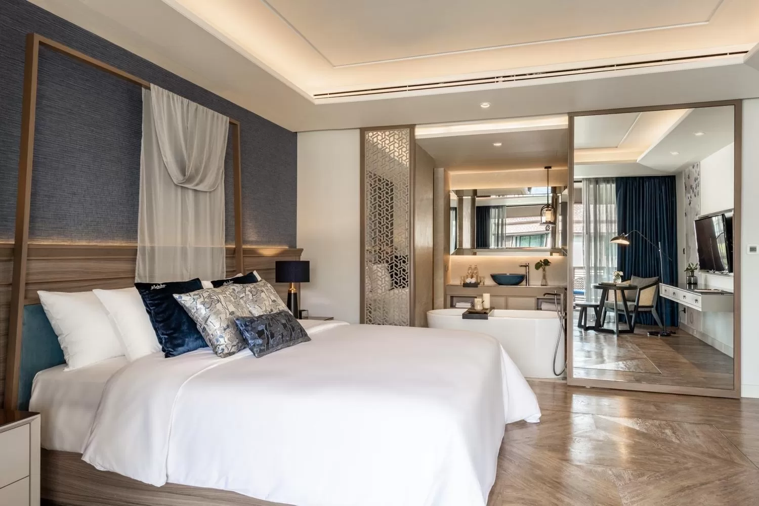 Bed in Maladee Rendezvous Hotel Chiang Mai