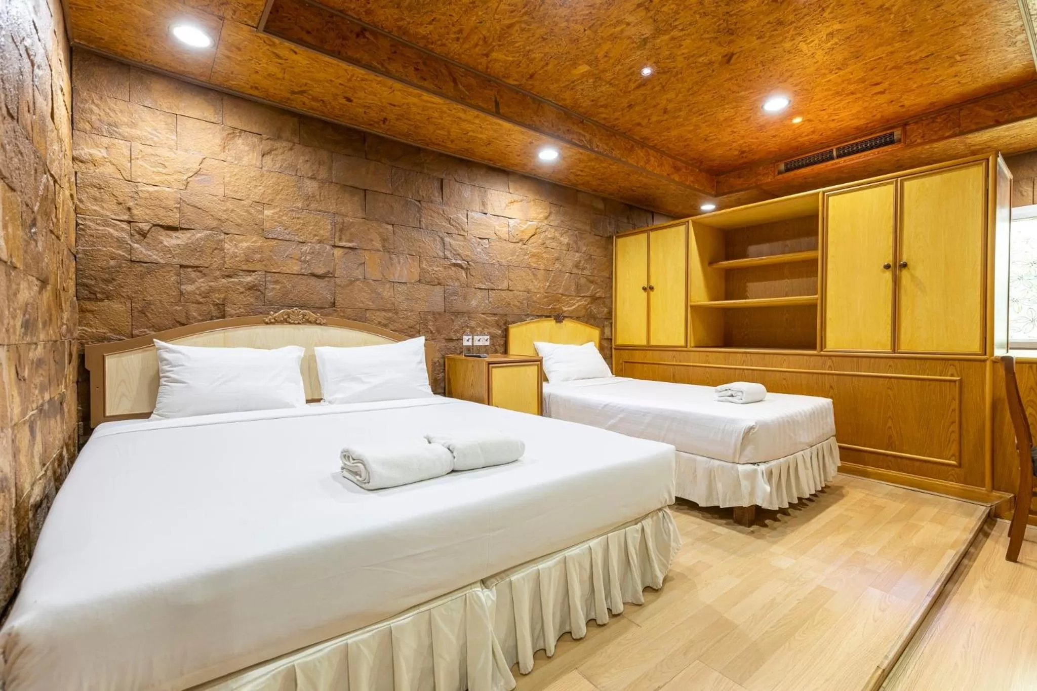 Bedroom, Bed in PJ Watergate Hotel