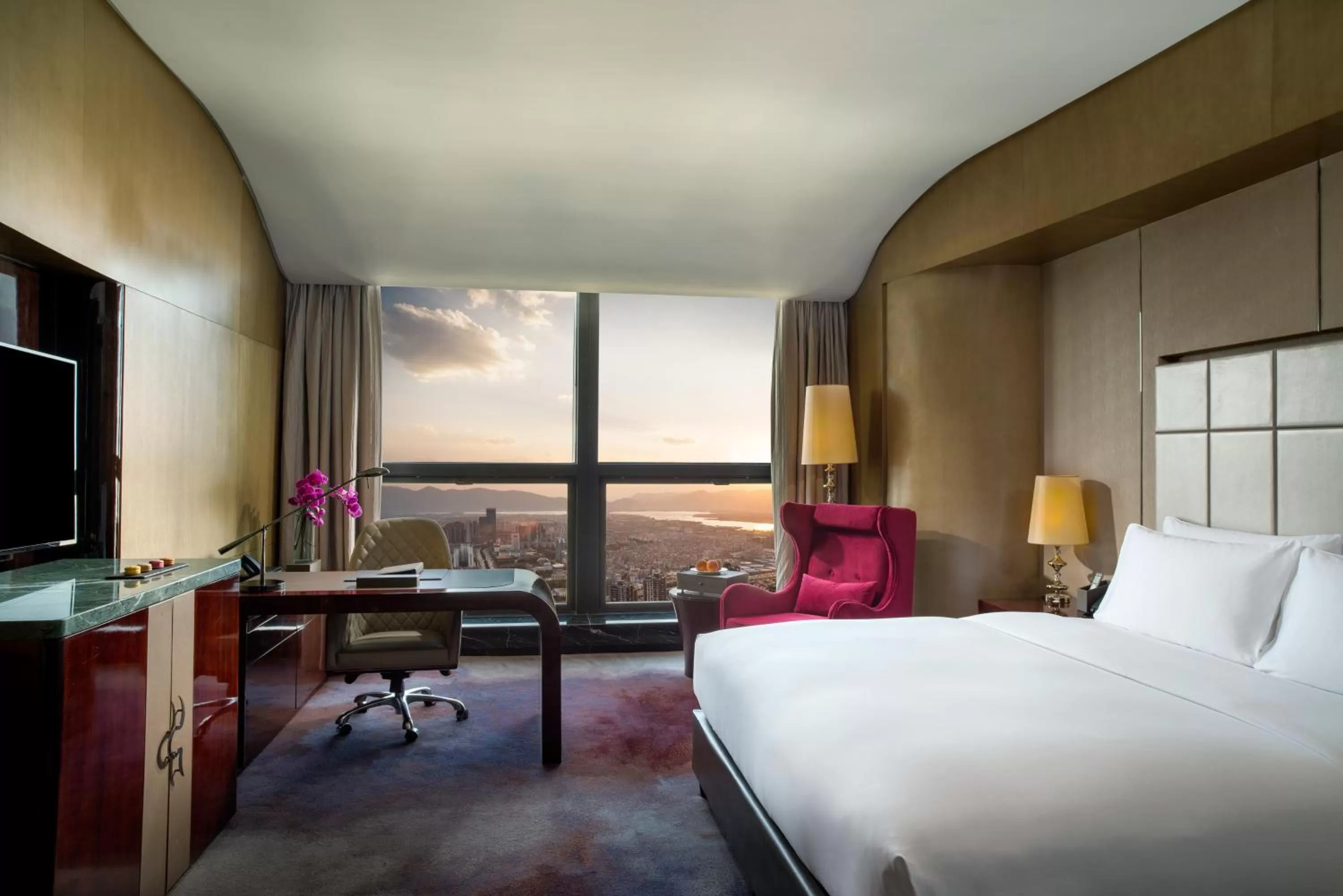 Bedroom, Bed in Sofitel Kunming