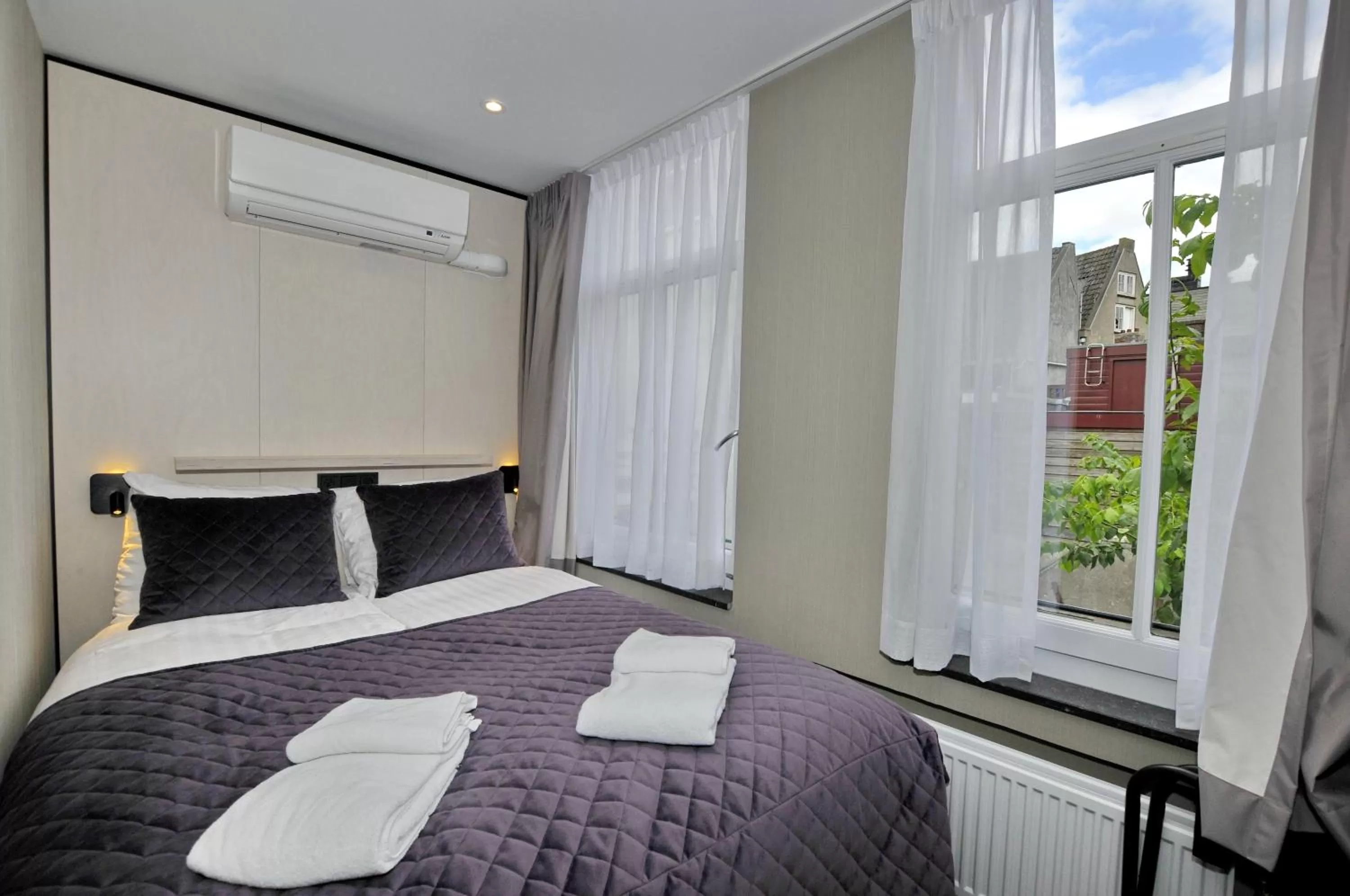 Bed in Cityview Hotel