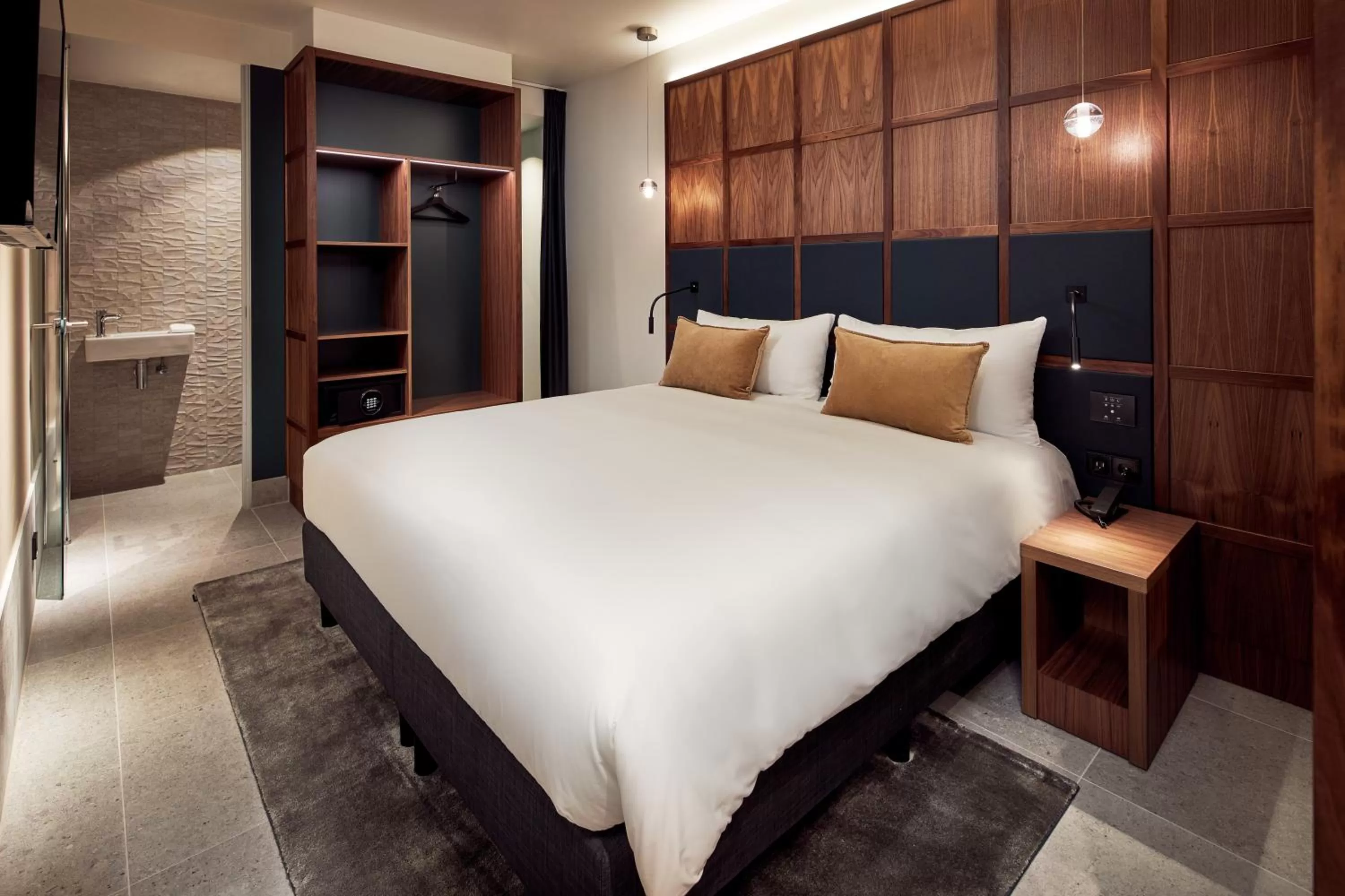 Photo of the whole room, Bed in Met Hotel Amsterdam