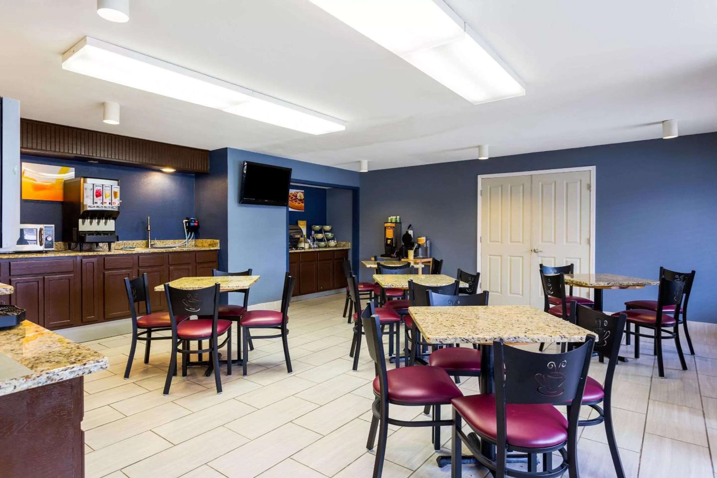 Restaurant/places to eat in Quality Inn Indianola