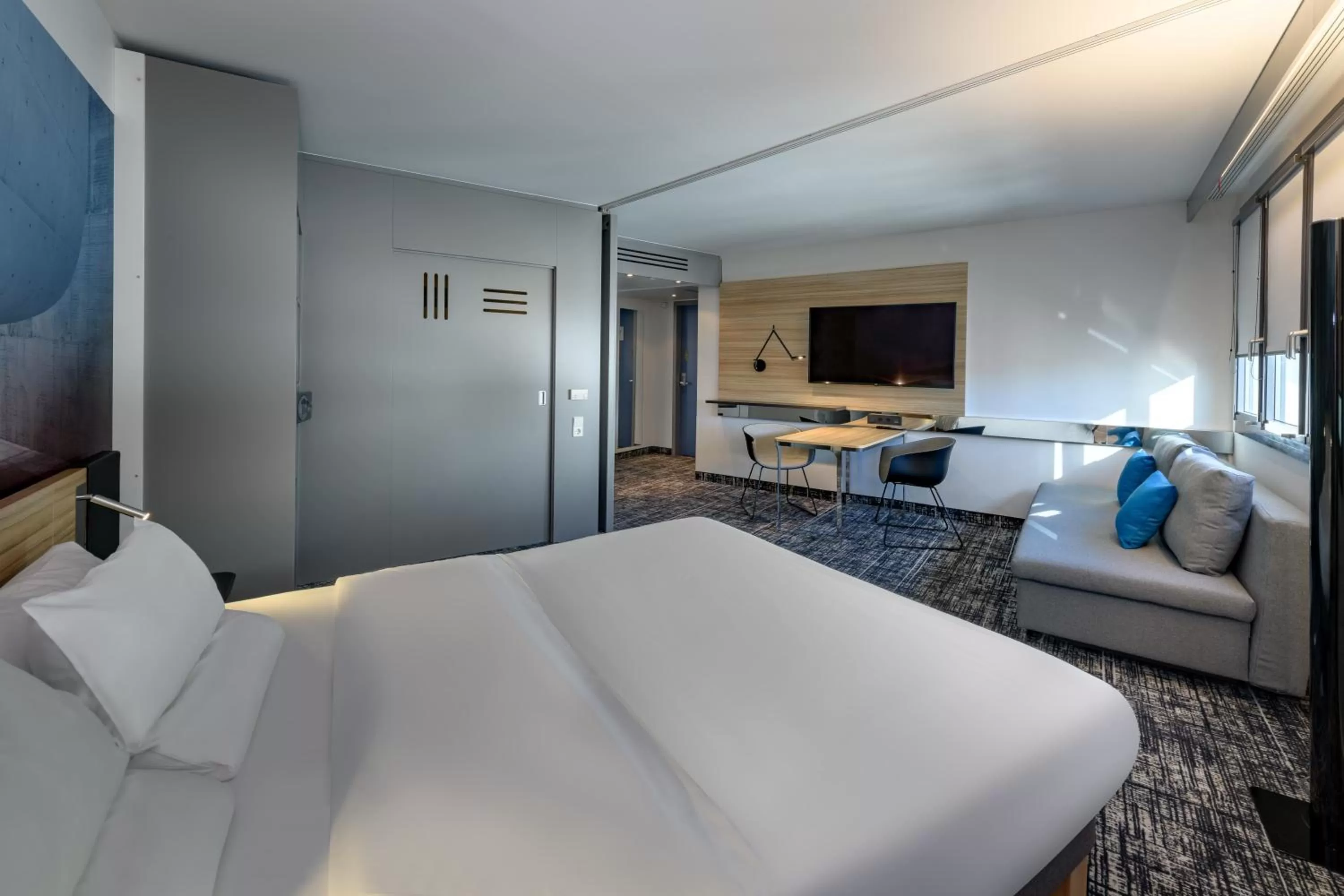 TV and multimedia, Bed in Novotel Suites Berlin City Potsdamer Platz