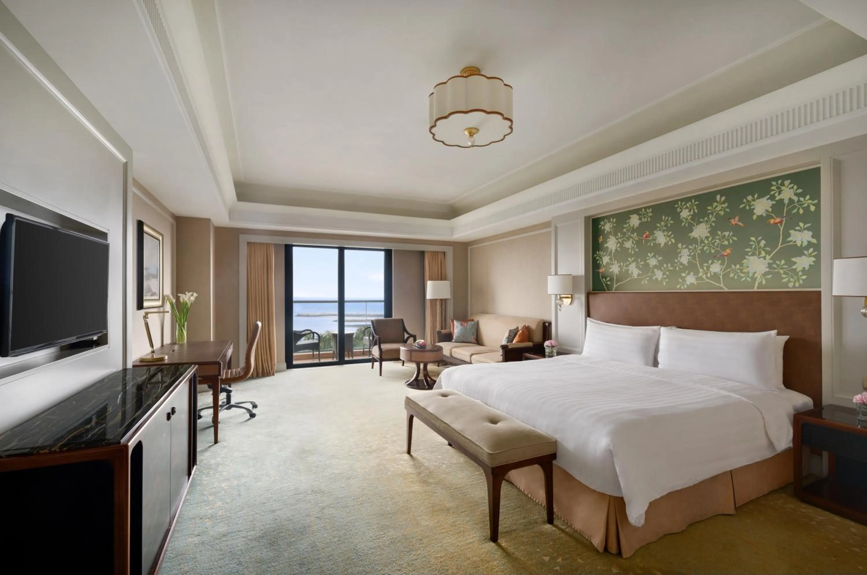 Photo of the whole room, Bed in Grand Hotel Haikou - Managed by Accor