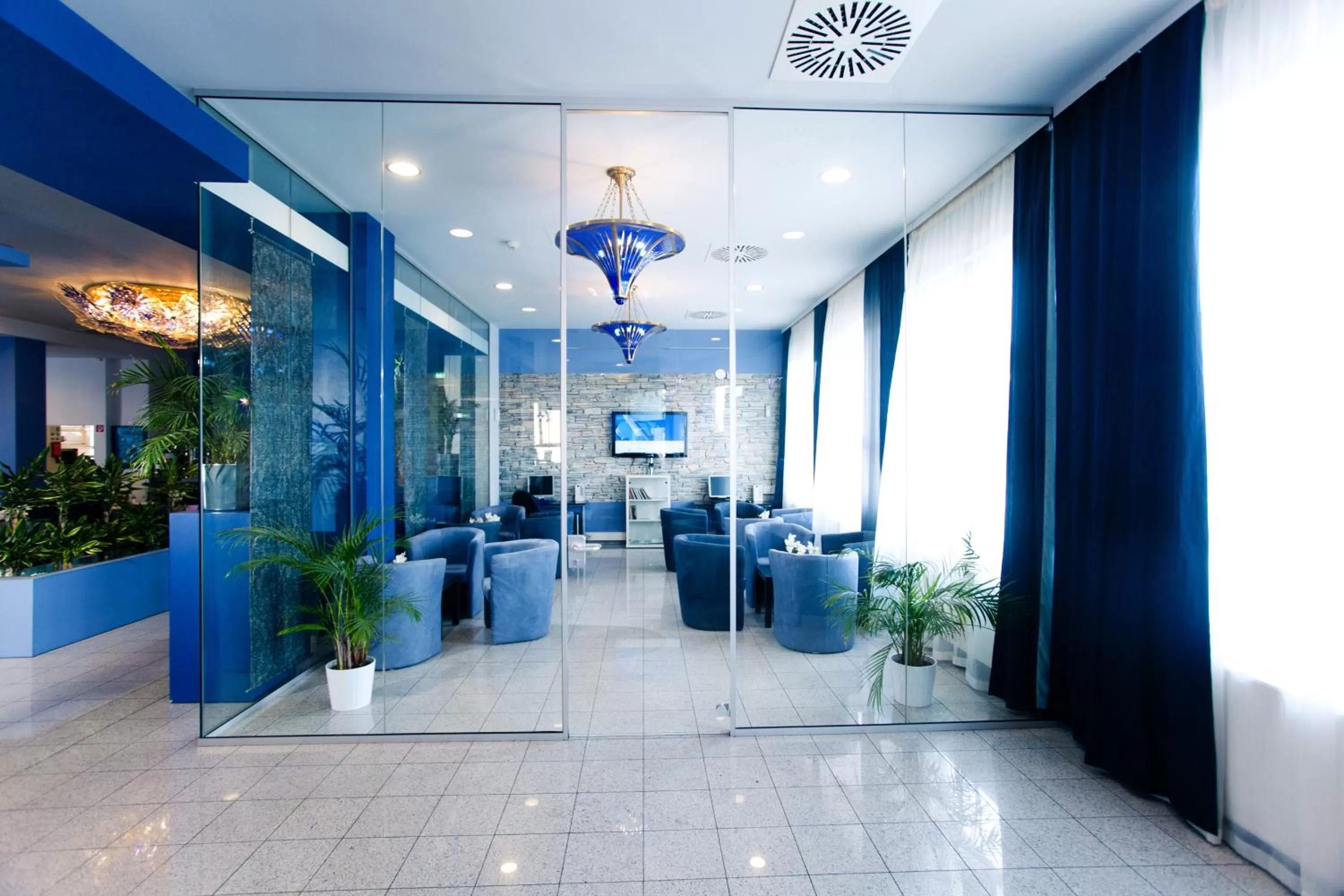 Lobby or reception in Lenas Donau Hotel