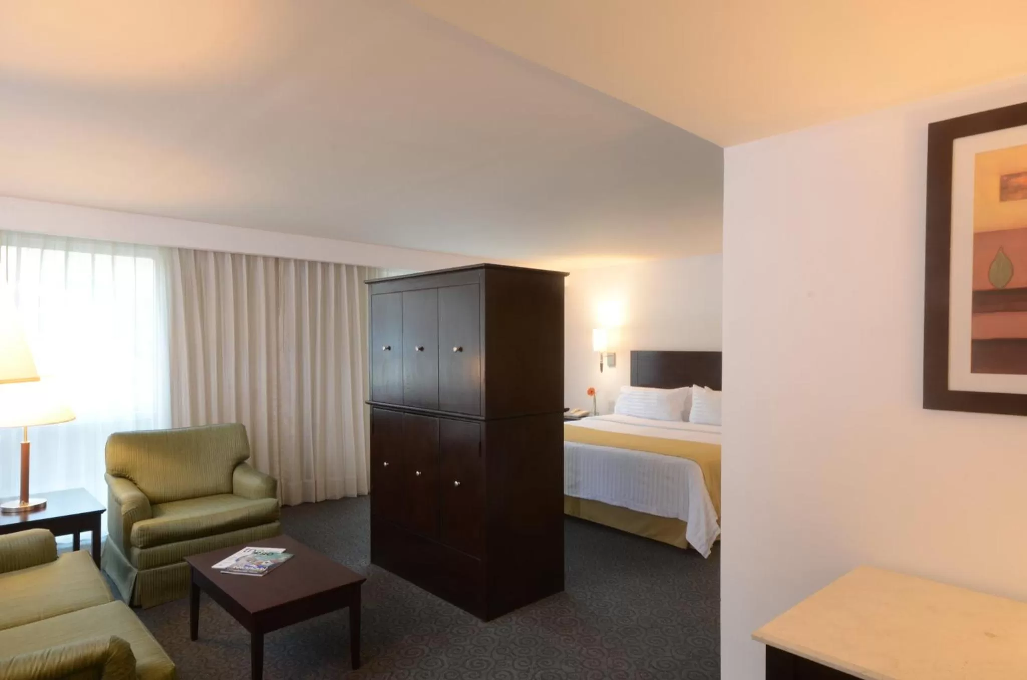 Photo of the whole room, Bed in Holiday Inn Monterrey Valle by IHG