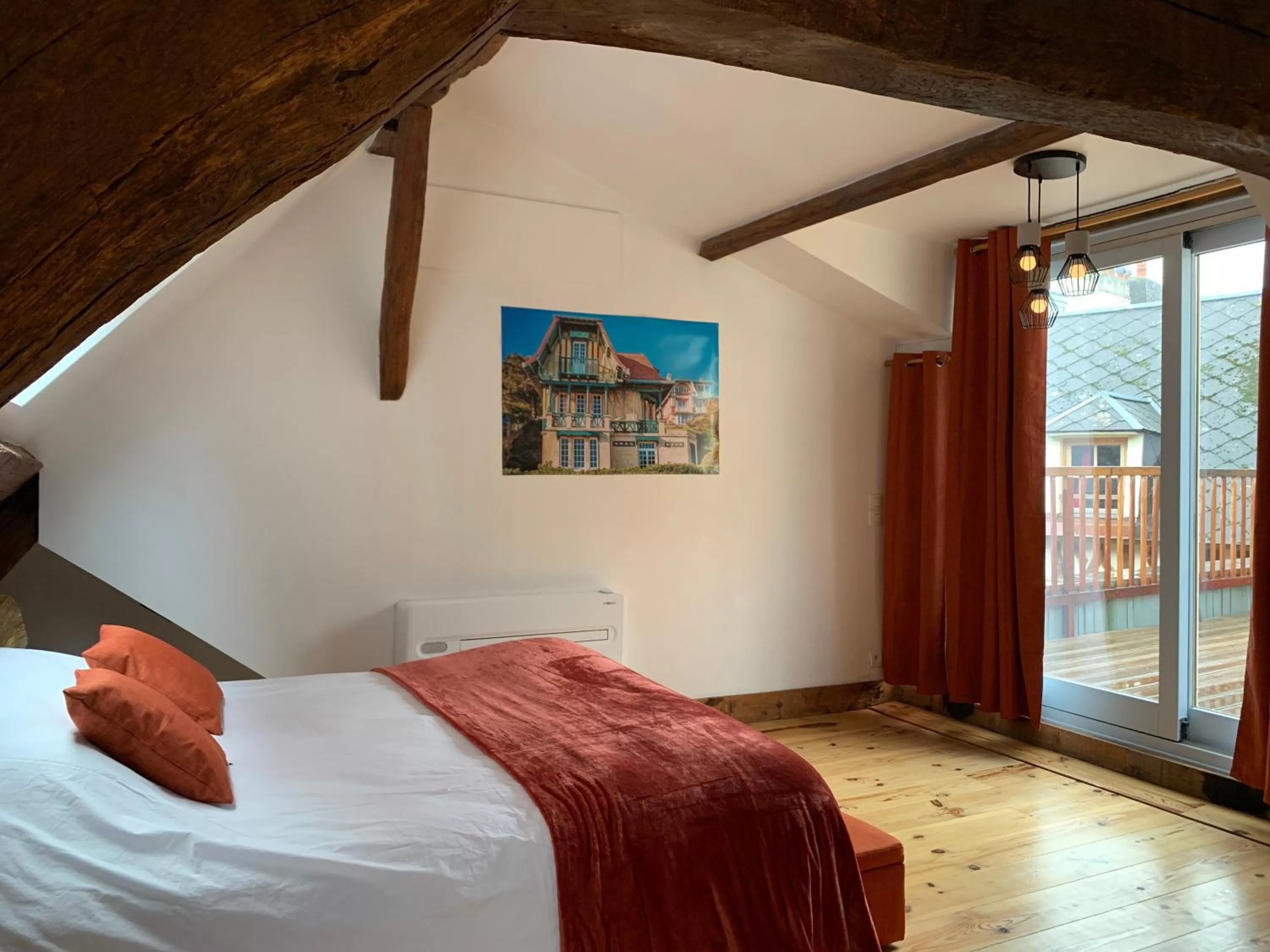 Bedroom in L'Ecole des Demoiselles