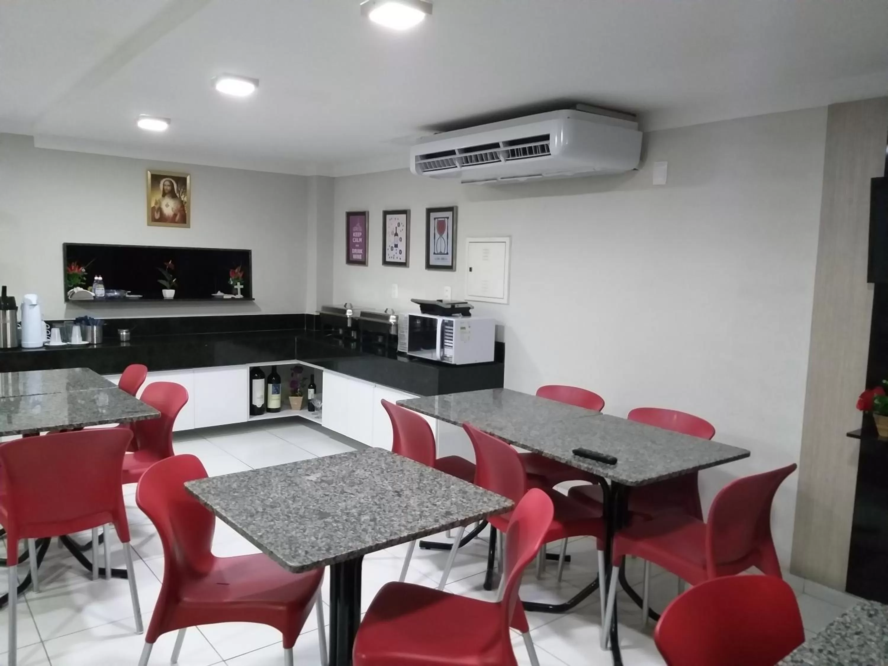 Restaurant/places to eat in Hotel Executivo Boulevard