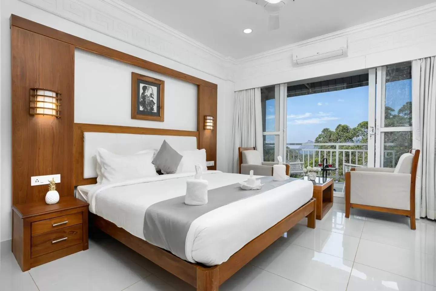 Forest View Room in HOTEL WHITE HOUSE, Munnar Forest View Room in HOTEL WHITE HOUSE, Munnar