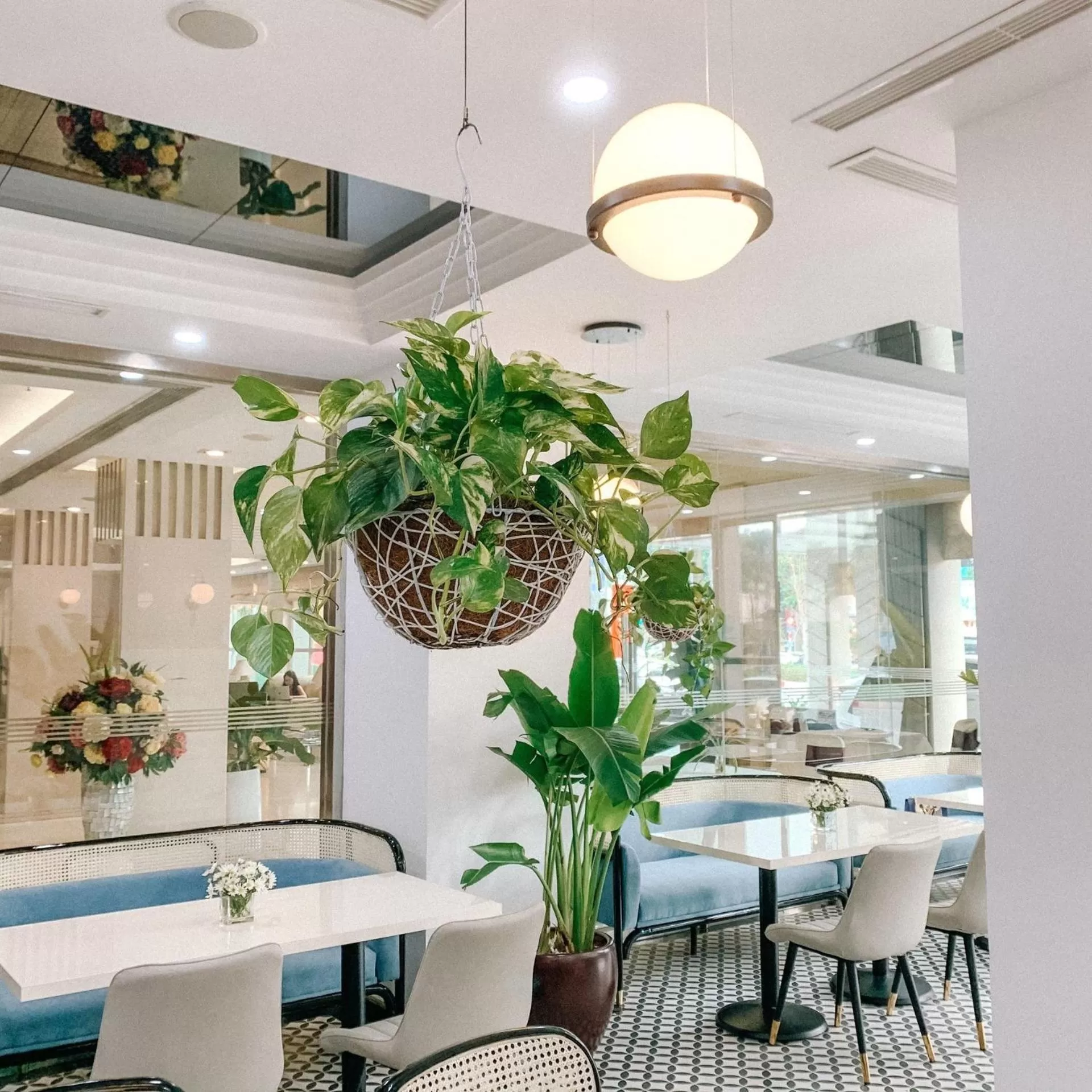 Restaurant/places to eat in Bao Son International Hotel