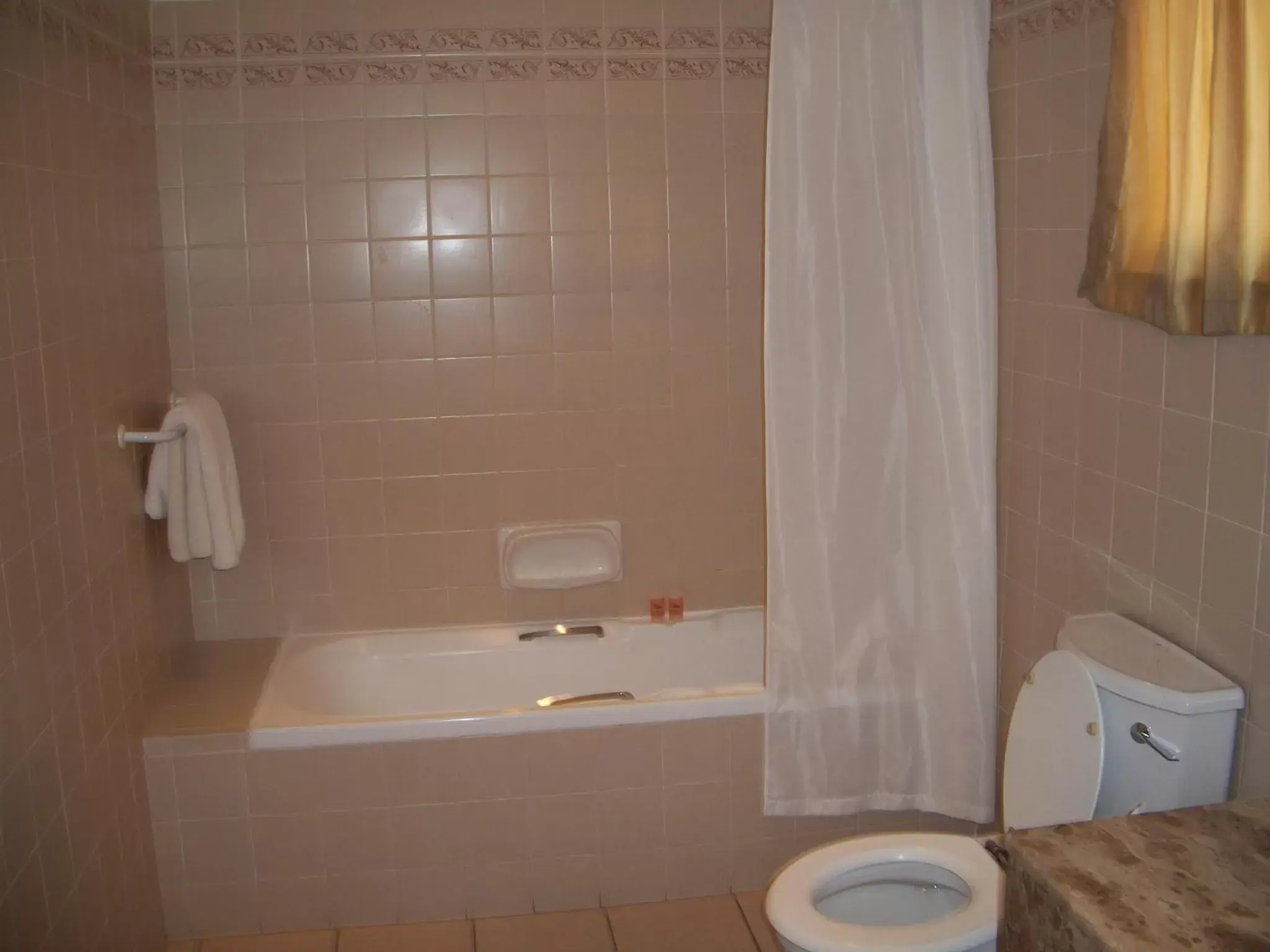 Suite - single occupancy in Savoy Hotel Kimberley Suite - single occupancy in Savoy Hotel Kimberley