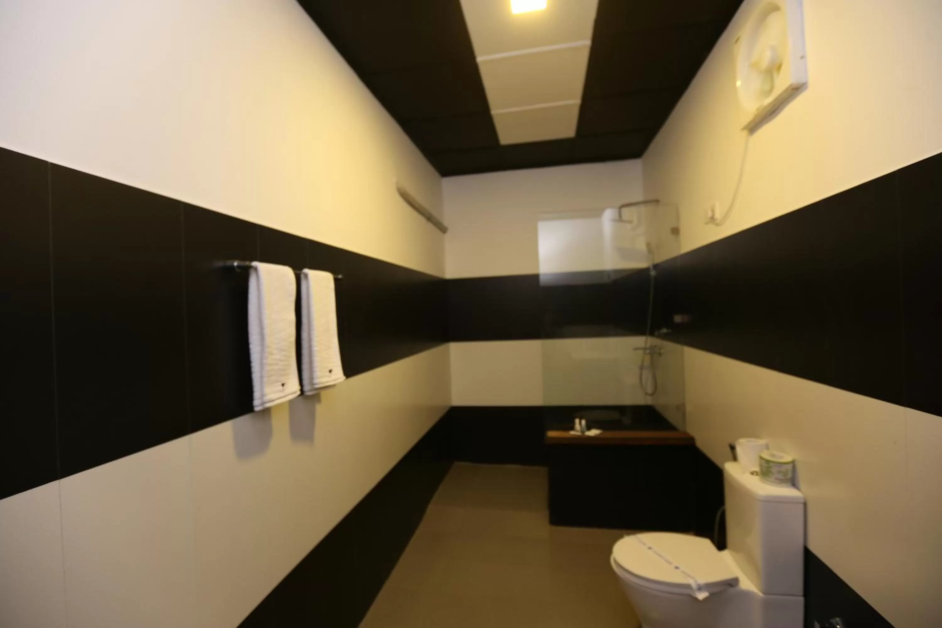 Bathroom in Eco Hotel Black & White - Anuradhapura