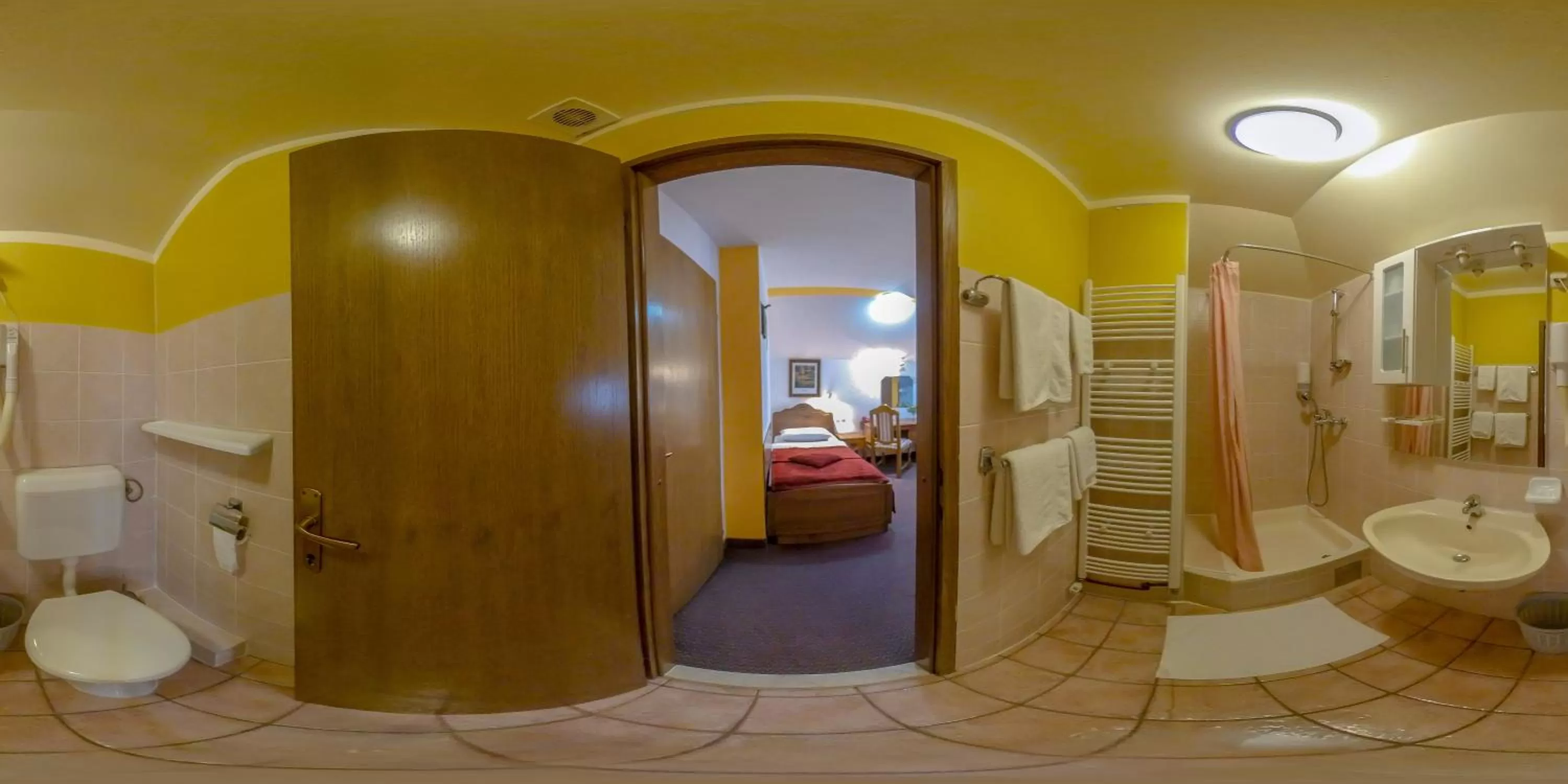 Shower in Hotel Garten