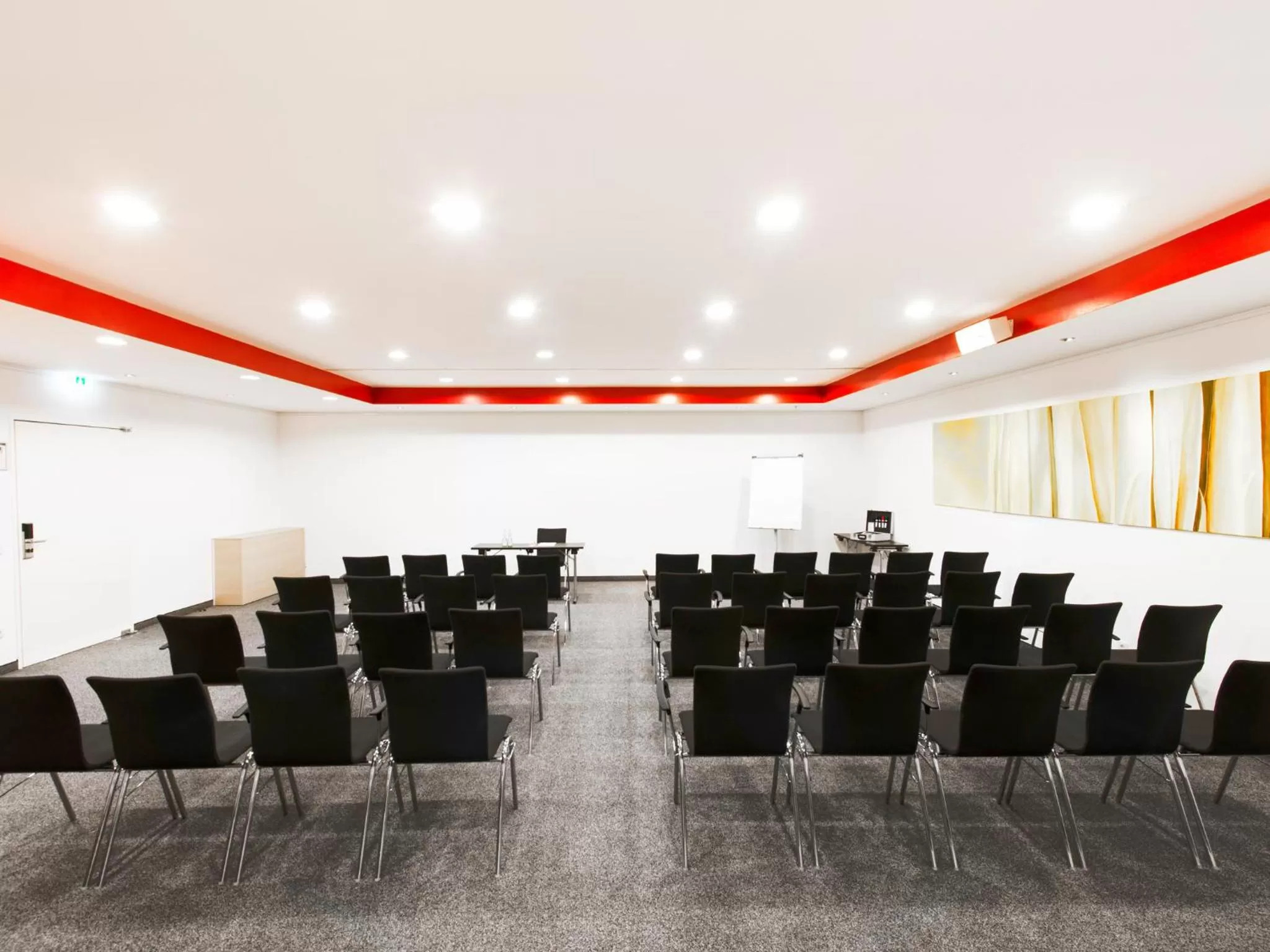 Business facilities in DORMERO Hotel Hannover