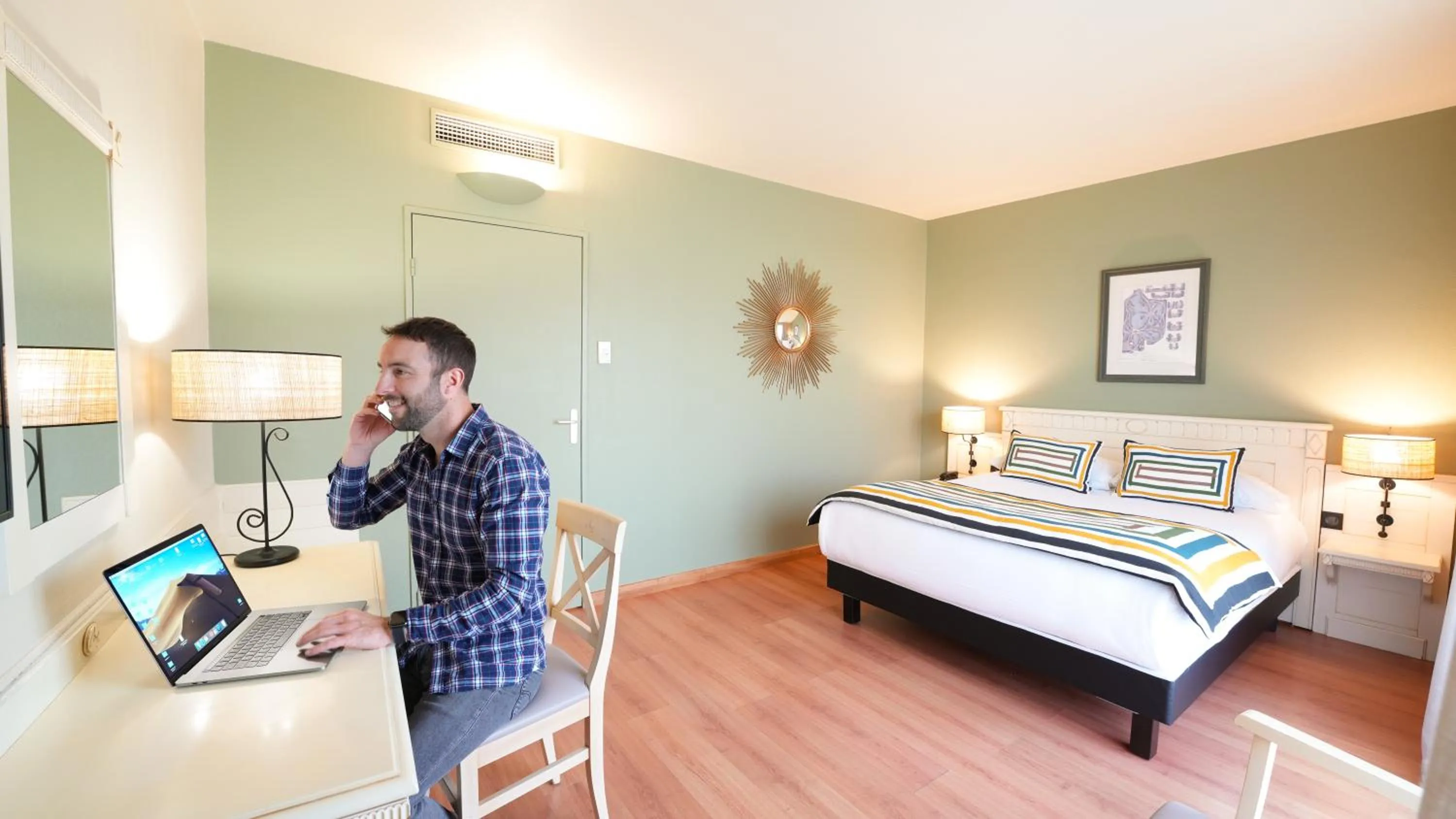 Photo of the whole room, Bed in Hôtel Mount Venturi - Aix-En-Provence Sainte-Victoire - Bar & Restaurant & Padel