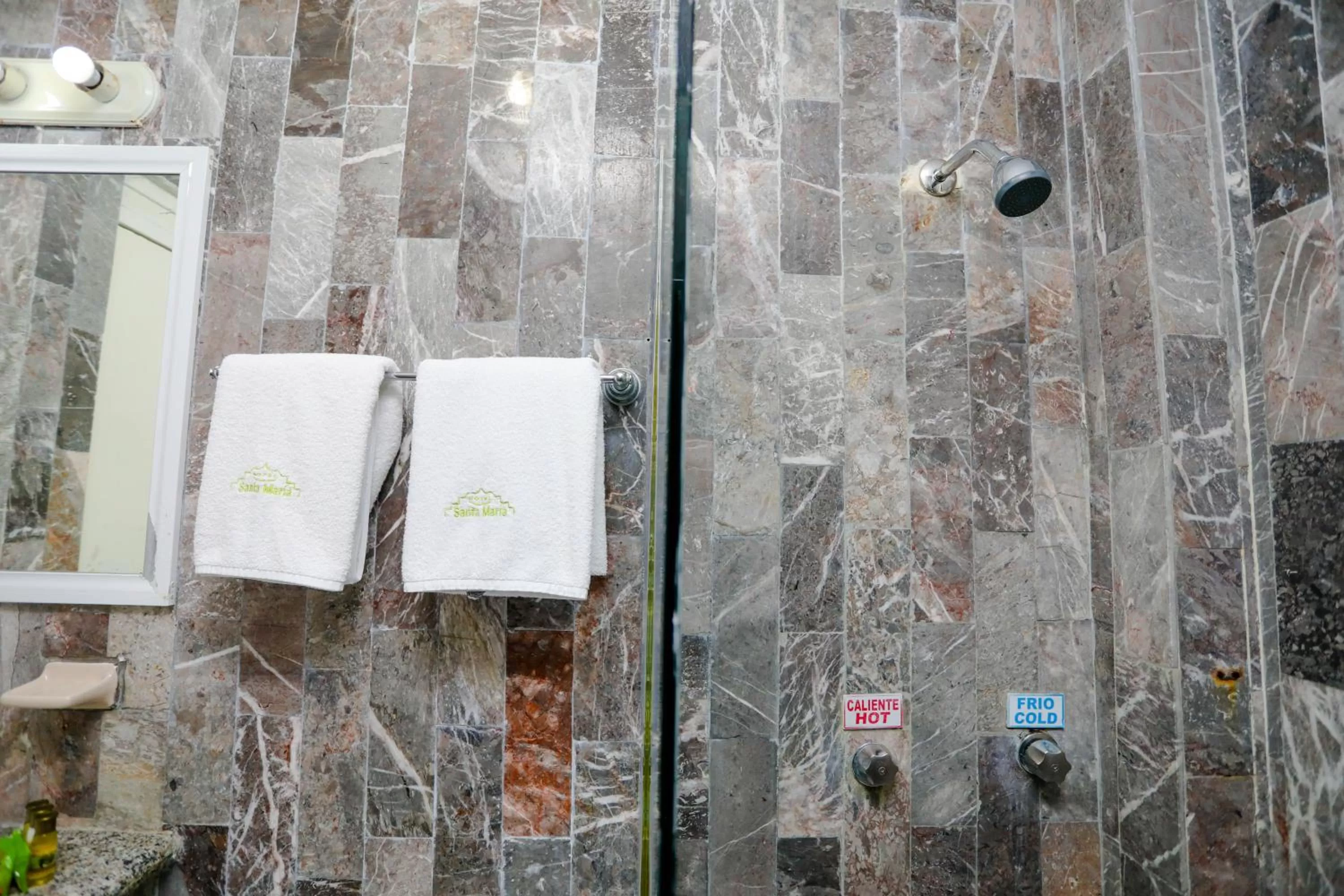 Shower in Hotel Santa Maria