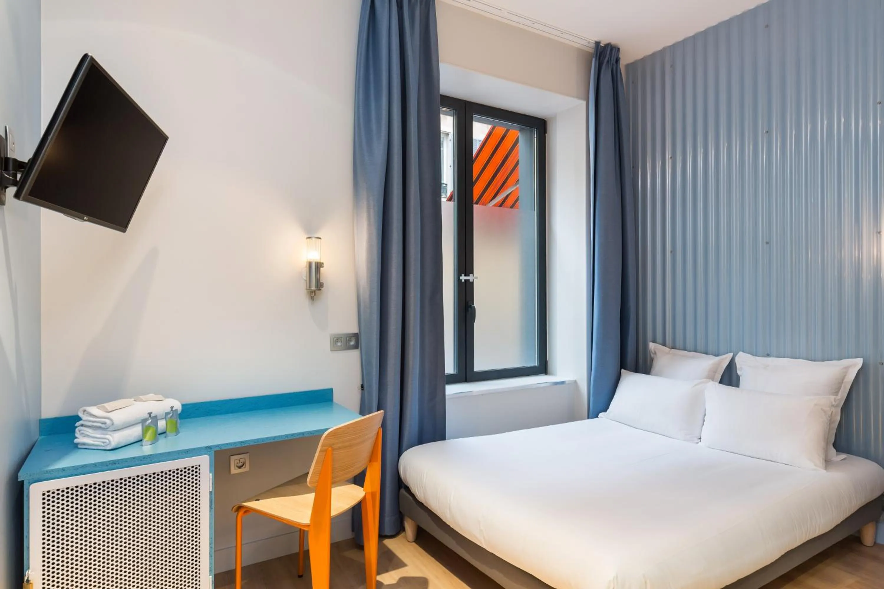 Bedroom, Room Photo in Hôtel Ozz by Happyculture