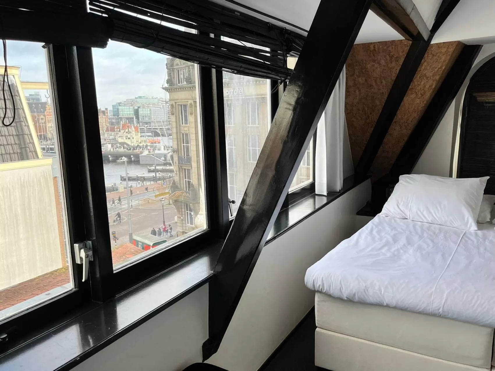 Photo of the whole room, Bed in Sotel Amsterdam Central Station