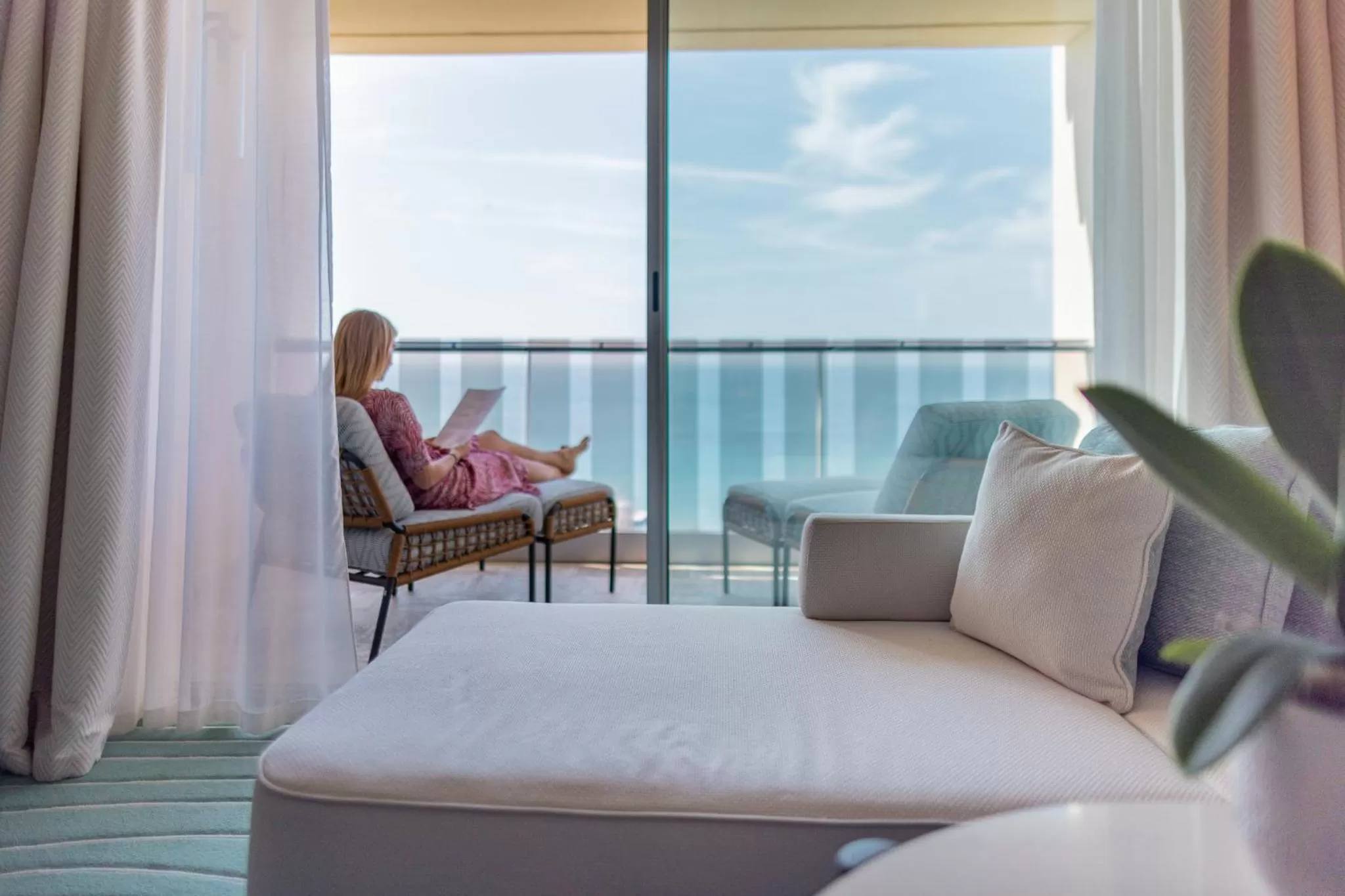 Natural landscape, Bed in Mondrian Cannes