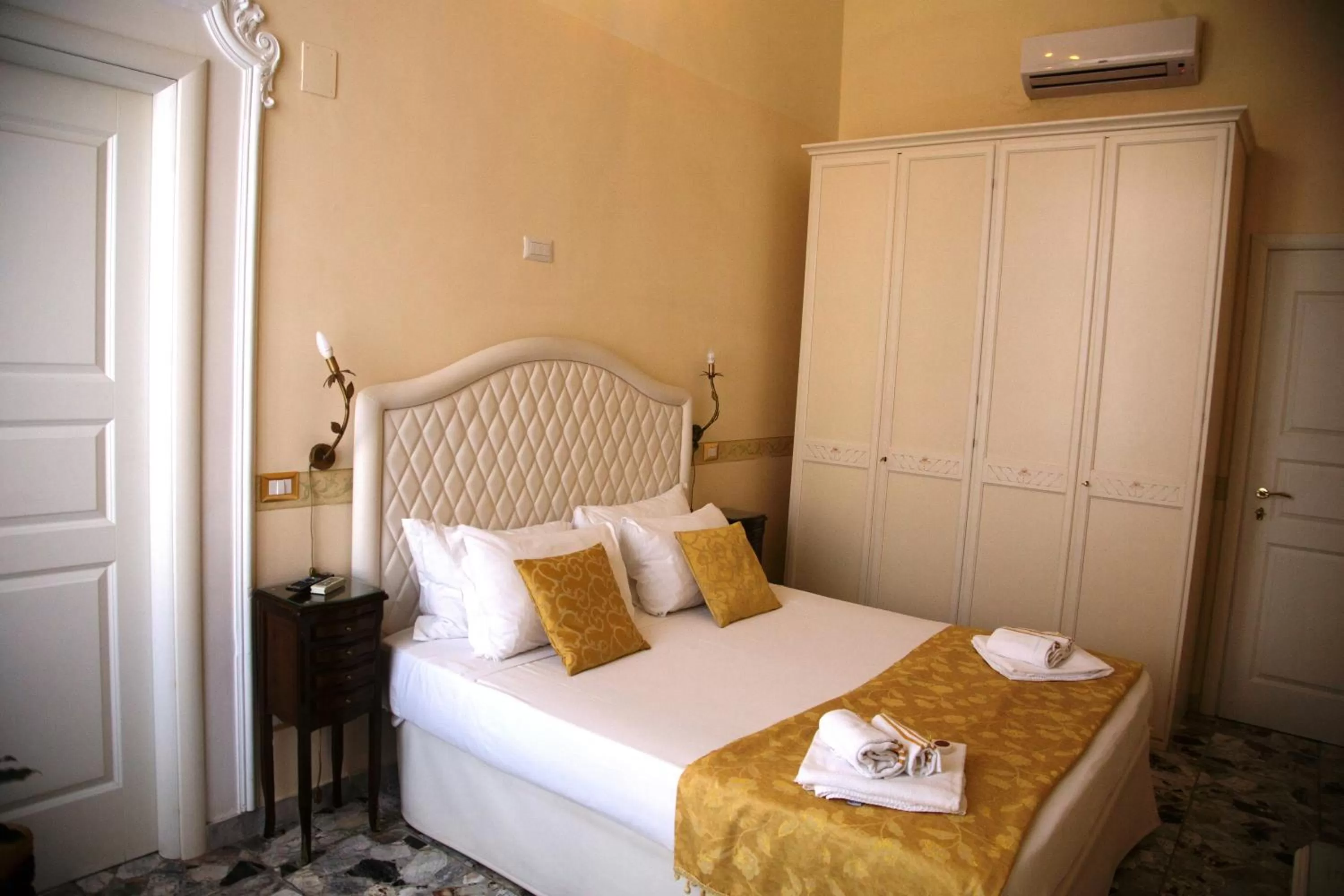 Bed in B&B Art Suite Santa Brigida