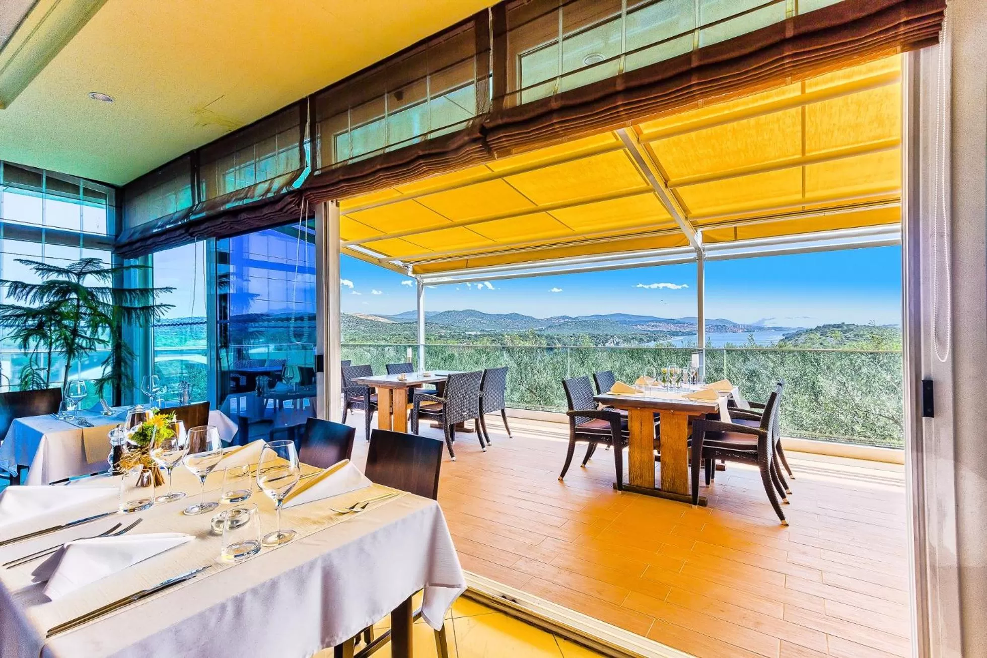 Restaurant/places to eat in Hotel Panorama