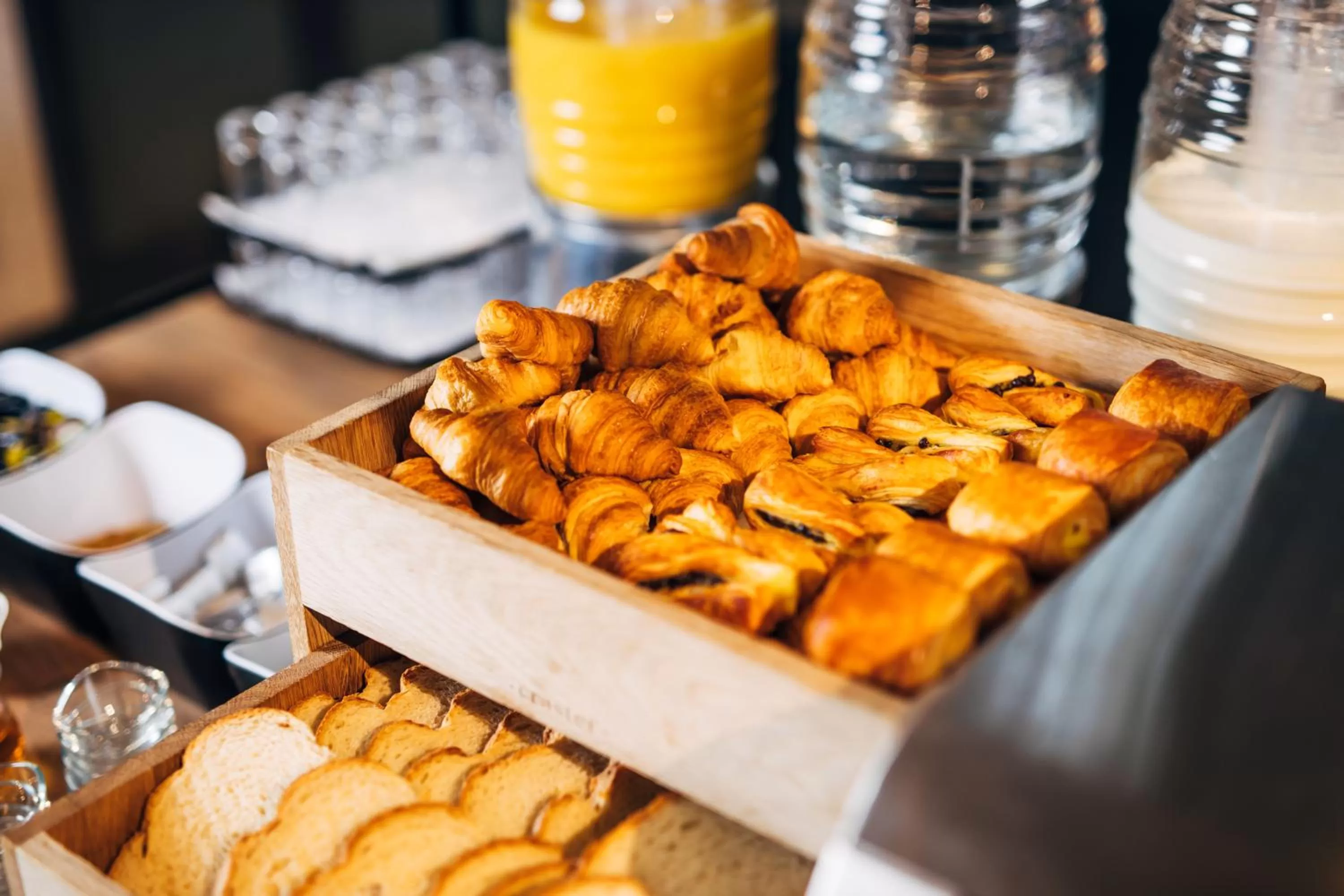 Breakfast in ibis Belfast City Centre