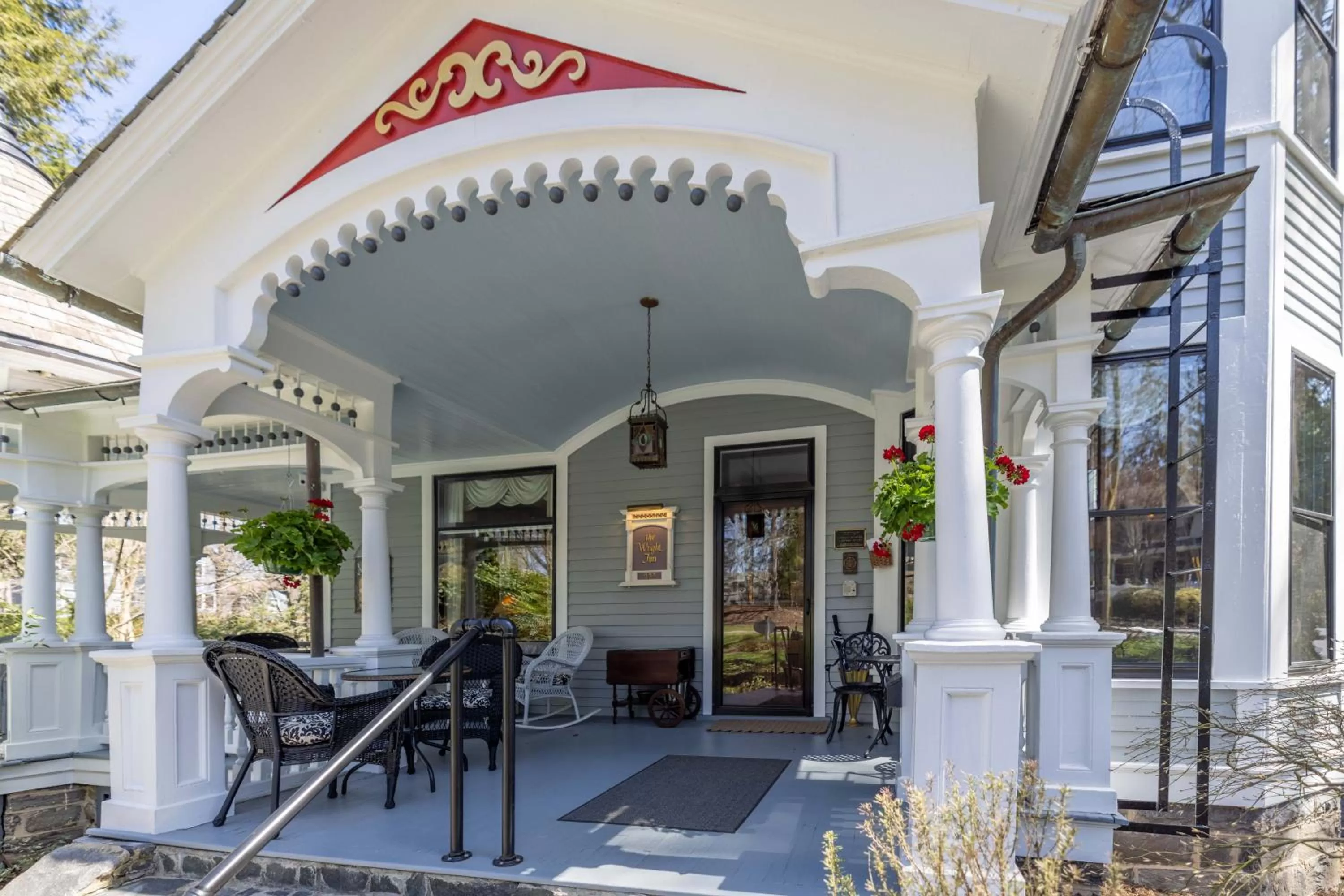 Facade/entrance in The 1899 Wright Inn & Carriage House