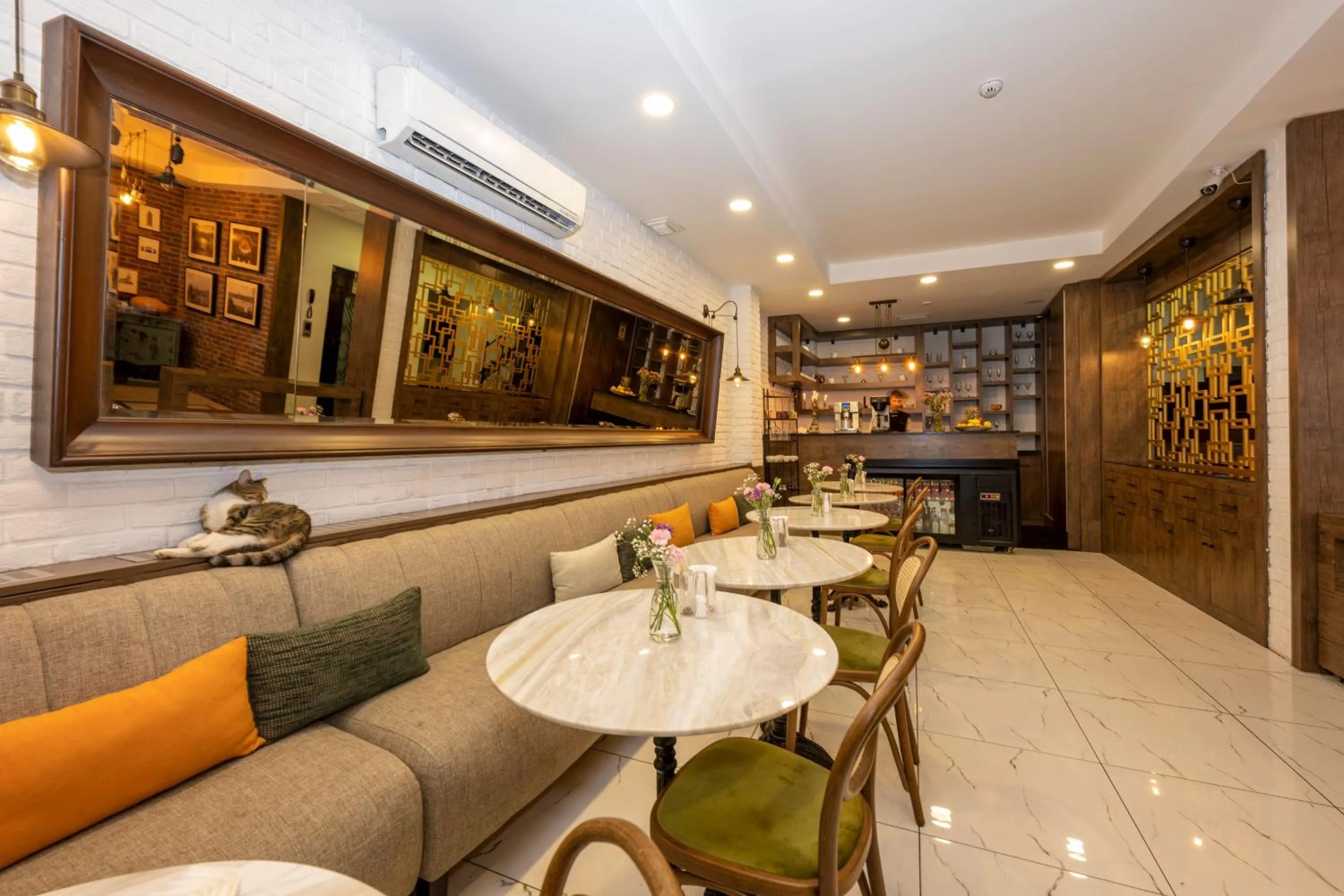 Restaurant/places to eat in The Marions Suite istanbul Special Category Taksim